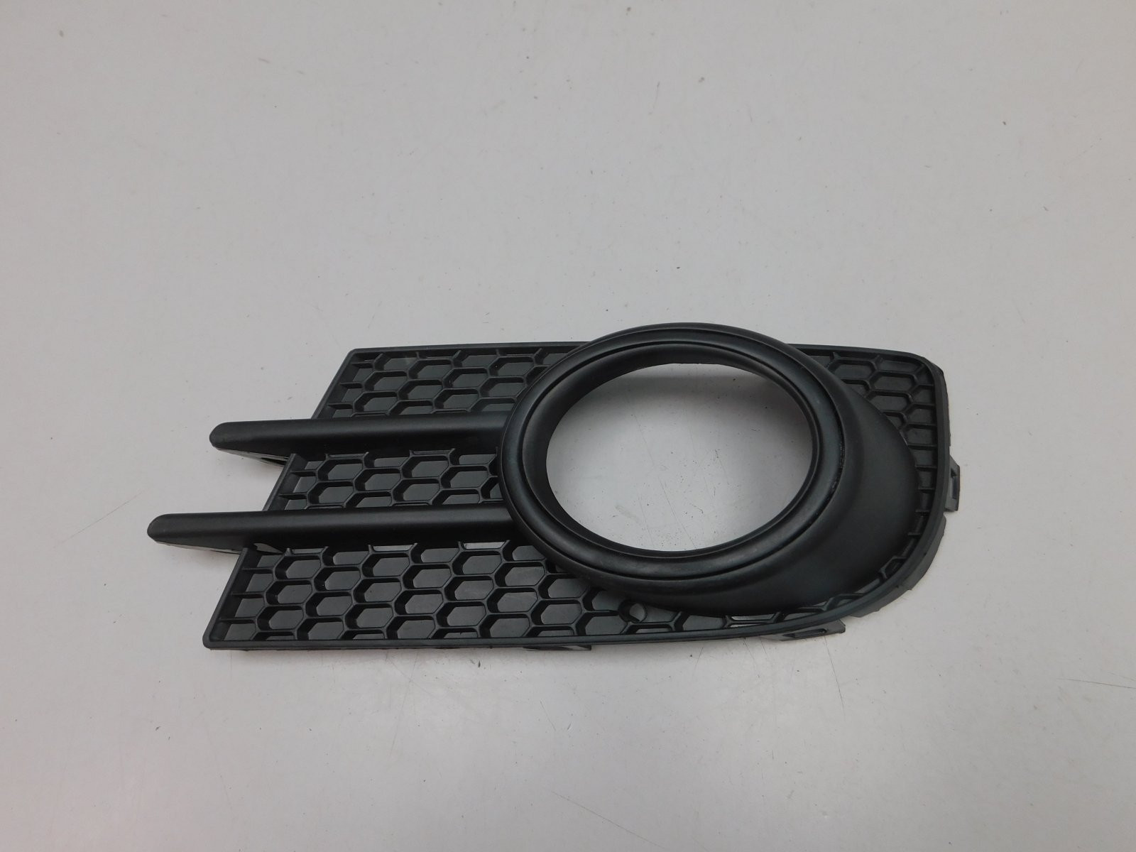 Решетка в бампер левая Volkswagen Tiguan 2007-2017