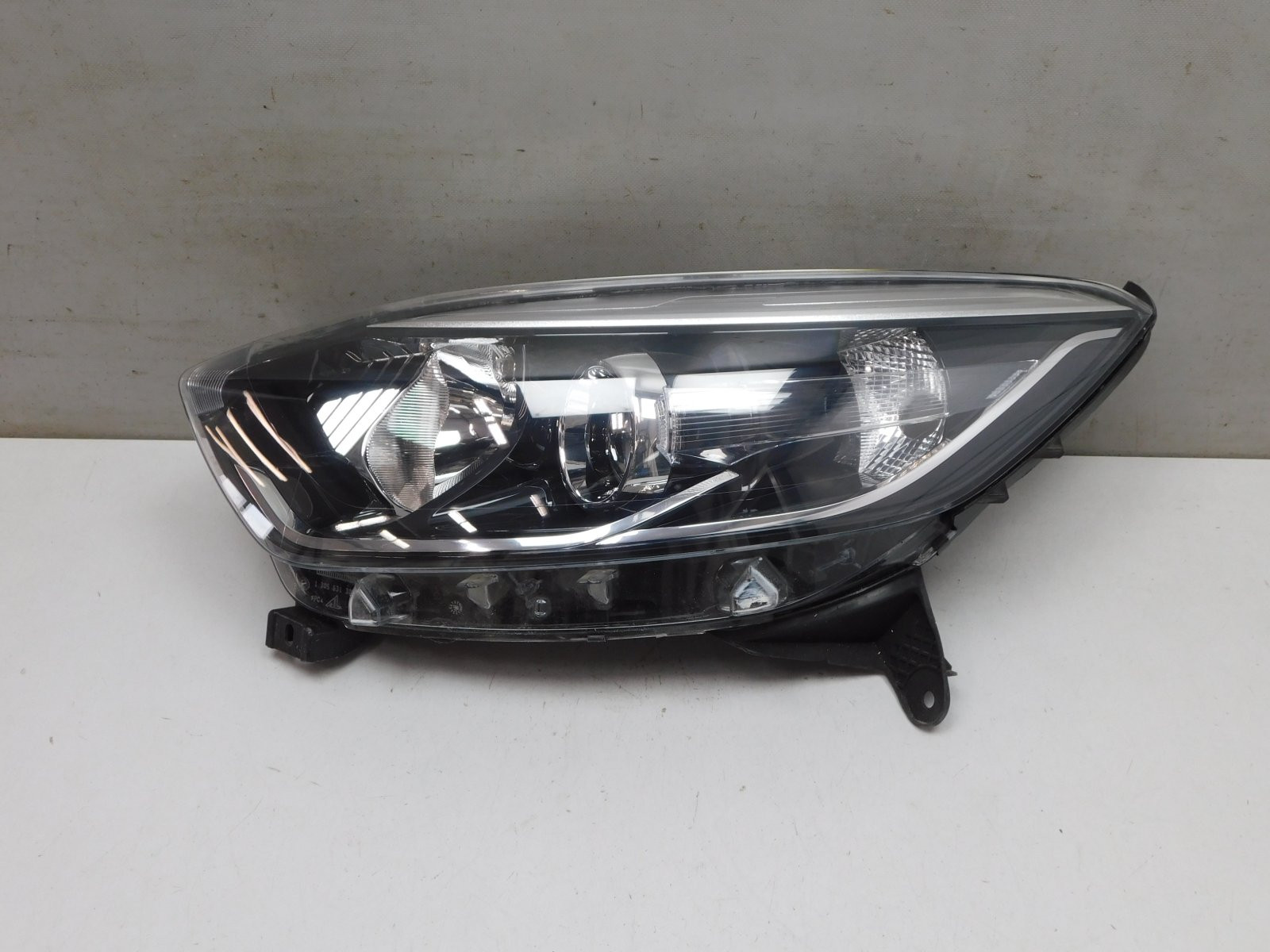 Фара левая Renault Kaptur 2016>