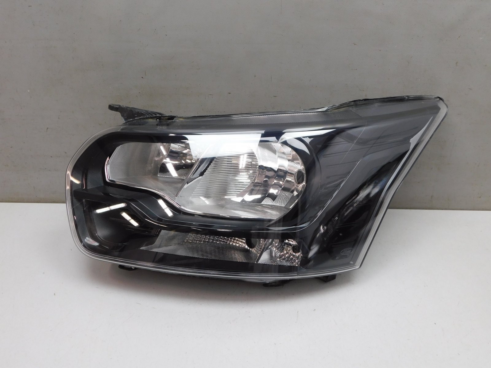 Фара левая Ford Transit 2014>