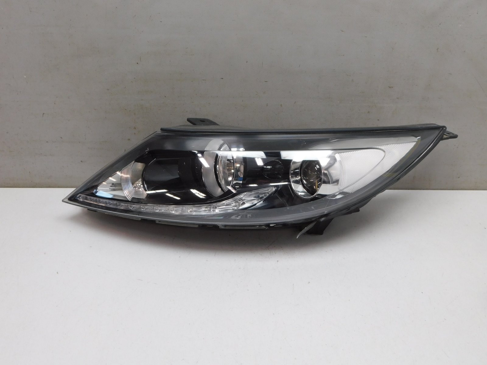 Фара левая Kia Sportage 2010-2015