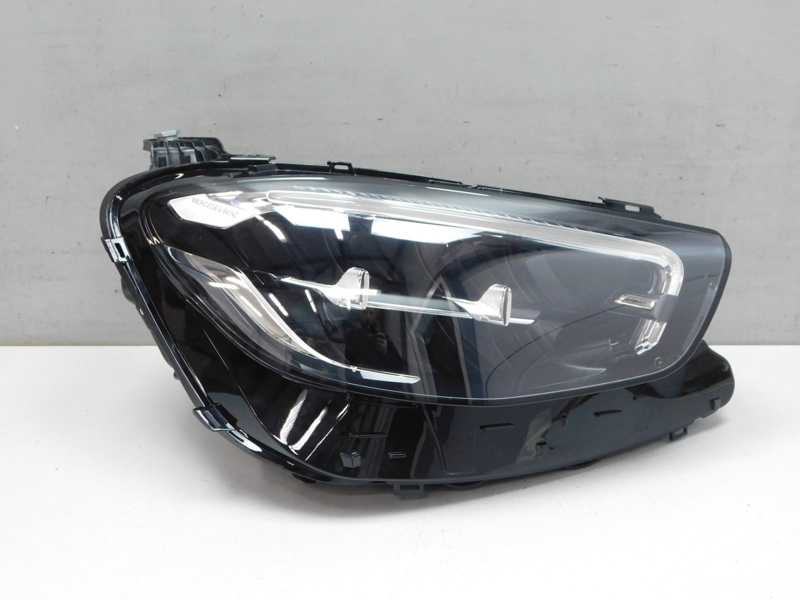 Фара правая Mercedes-Benz E-Klasse W213 2016>