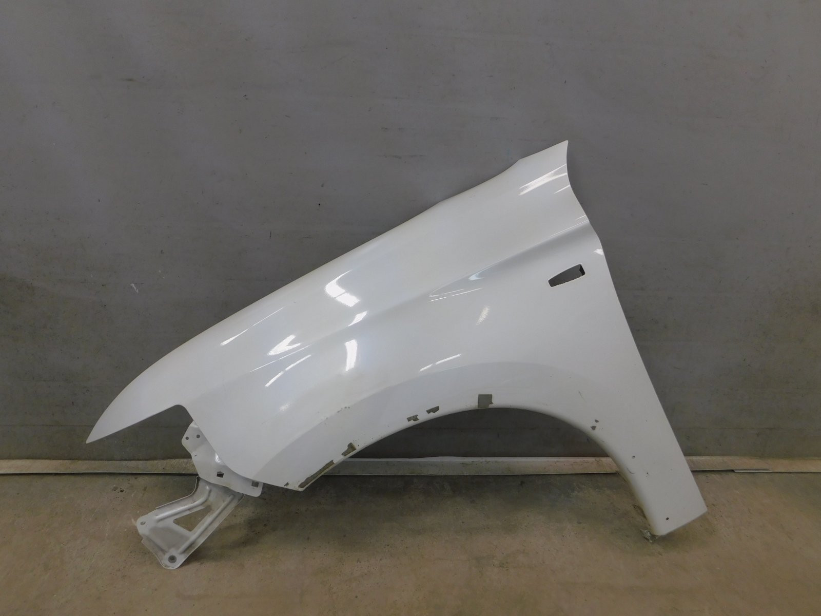 Крыло переднее левое Mitsubishi Outlander 2012>