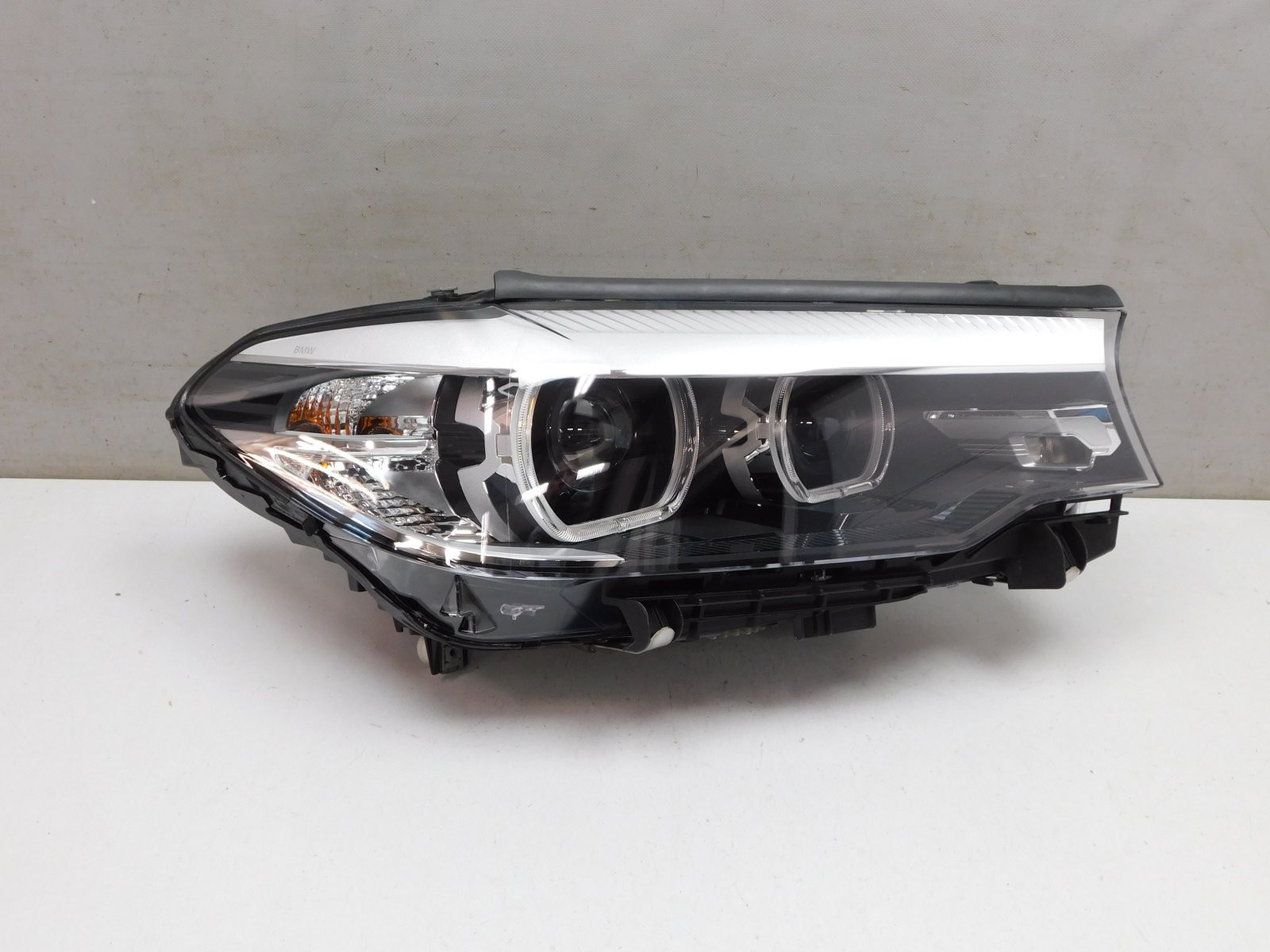 Фара правая BMW 5-серия G30 2016>