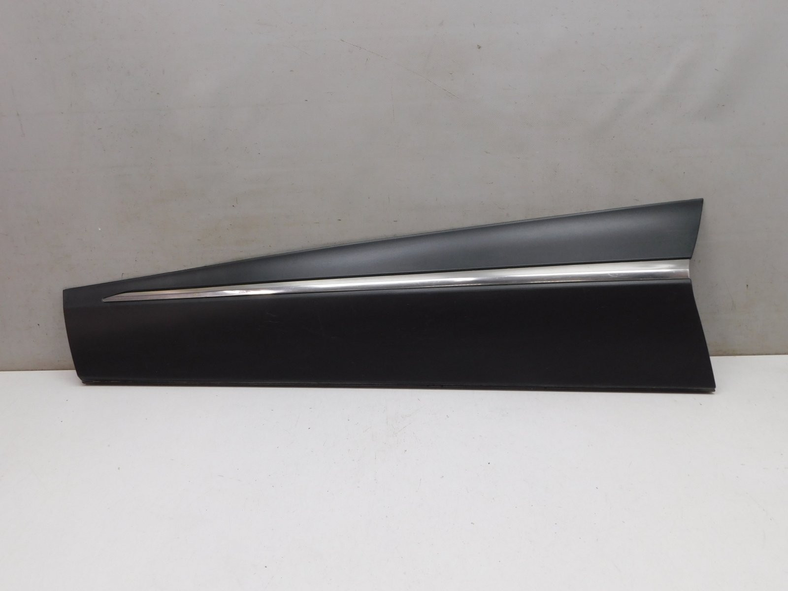 Накладка двери передней левой Renault Kaptur 2016>