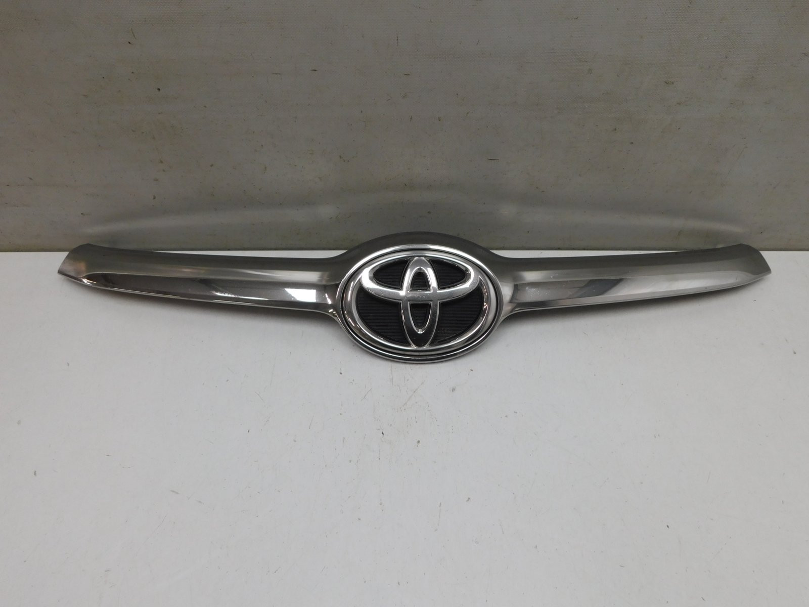 Накладка на решетку радиатора Toyota Highlander III 2013>