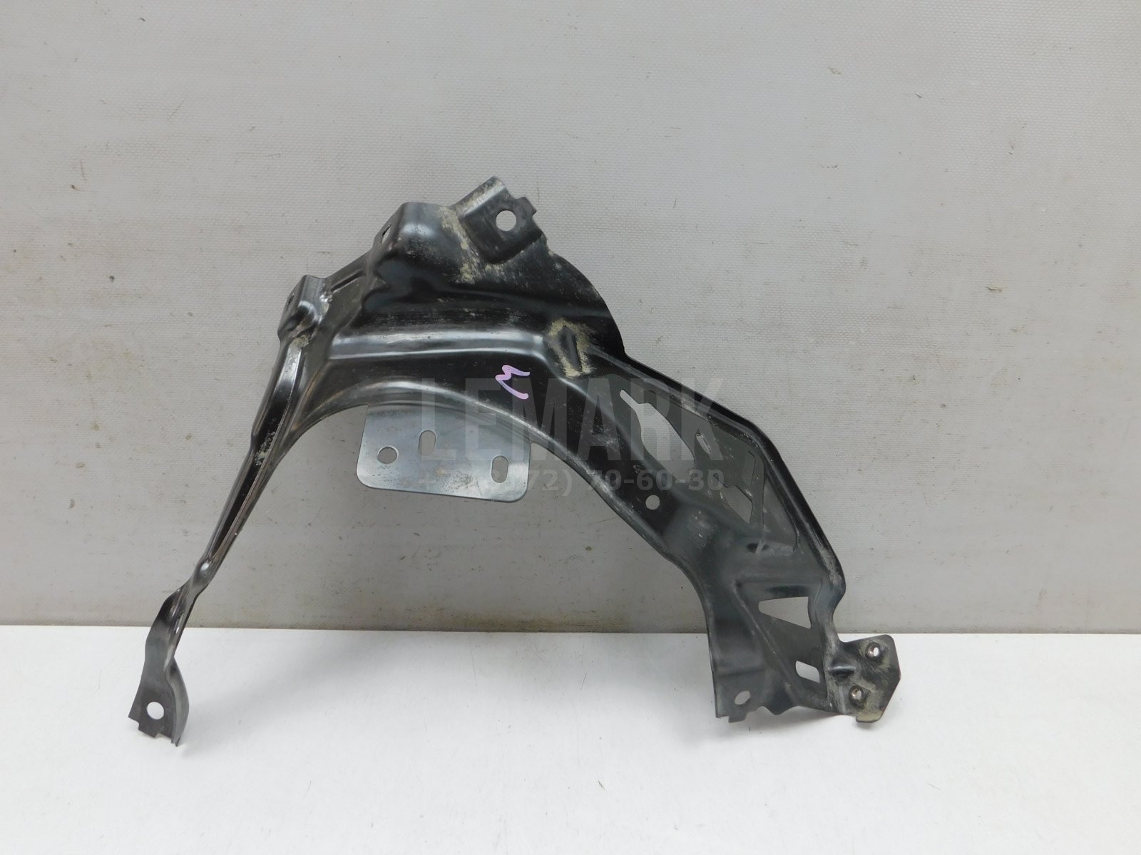 Кронштейн фары Mini F56 2013> 51647301599