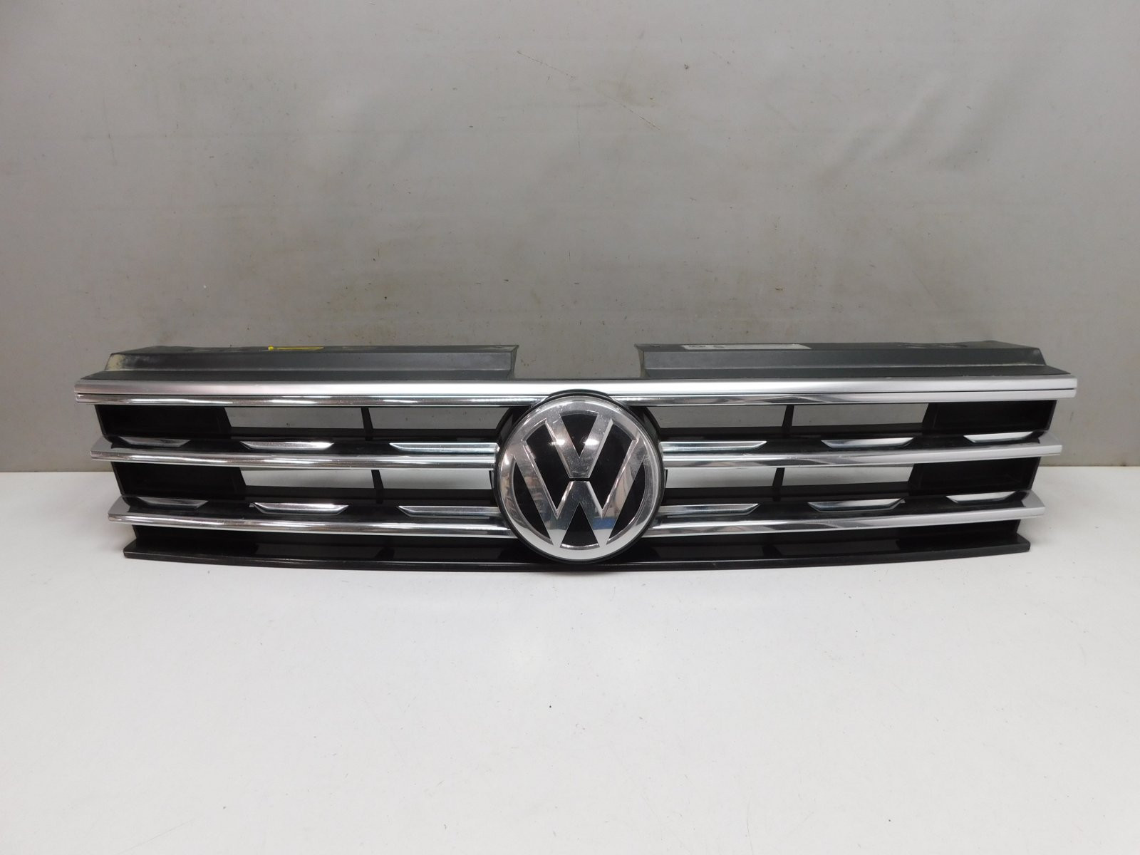 Решетка радиатора Volkswagen Tiguan 2017>