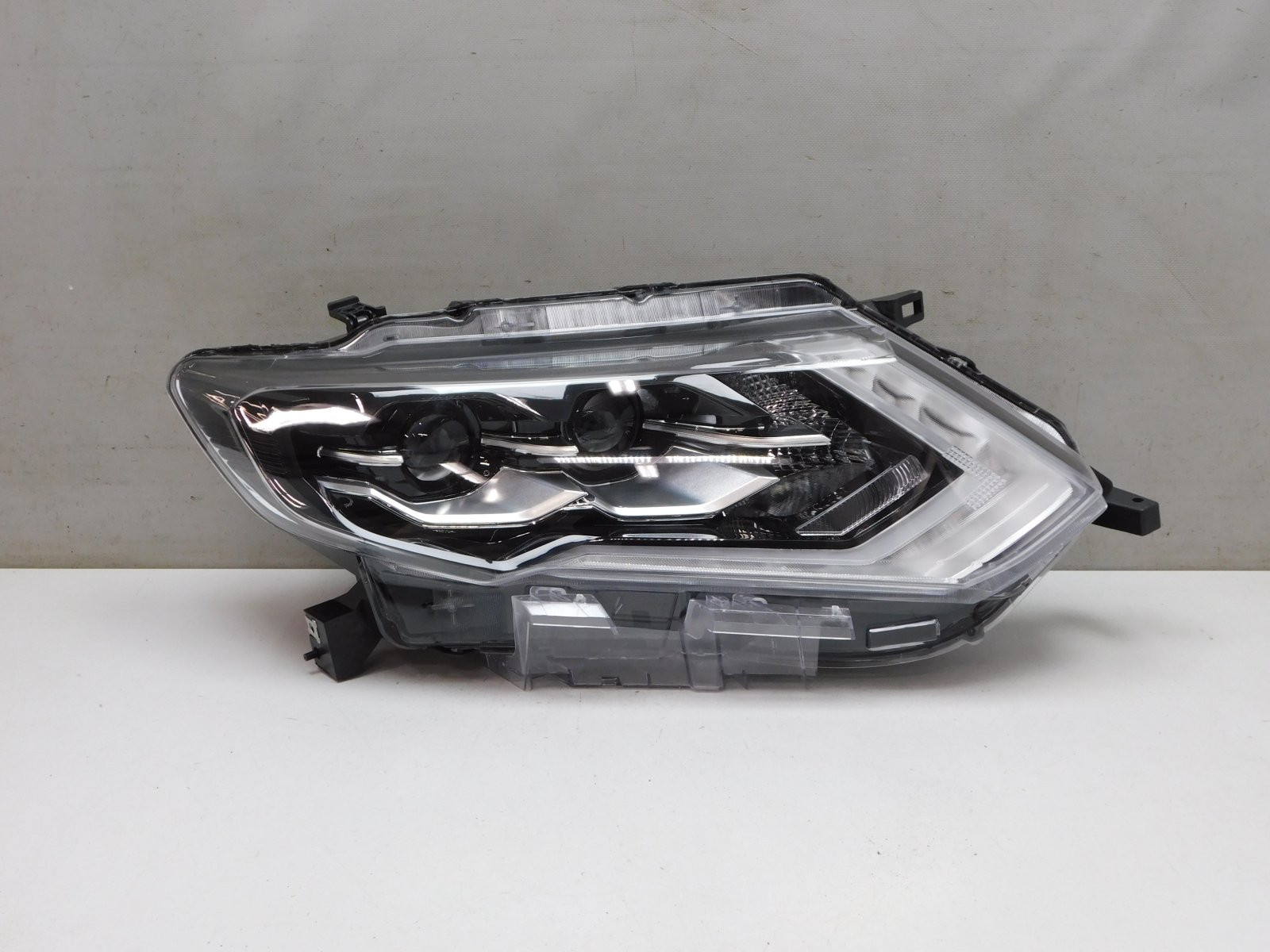 Фара правая Nissan X-Trail (T32) 2014>