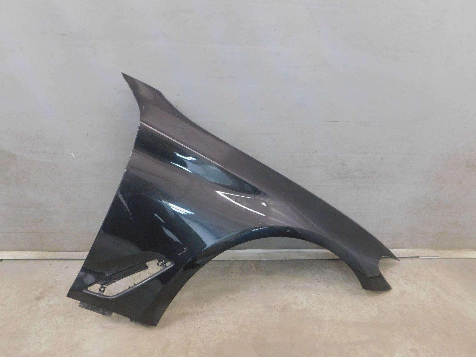 Крыло переднее правое BMW 5-серия G30 2016>