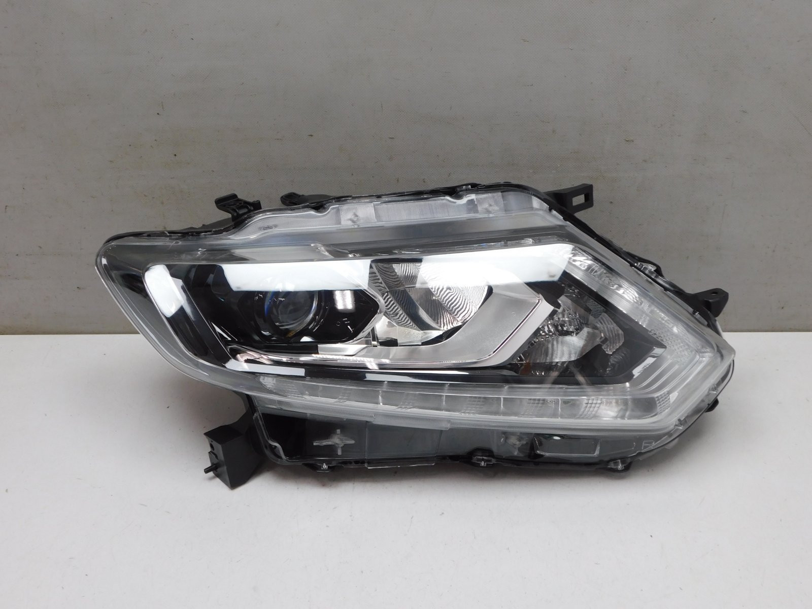 Фара правая Nissan X-Trail (T32) 2014>