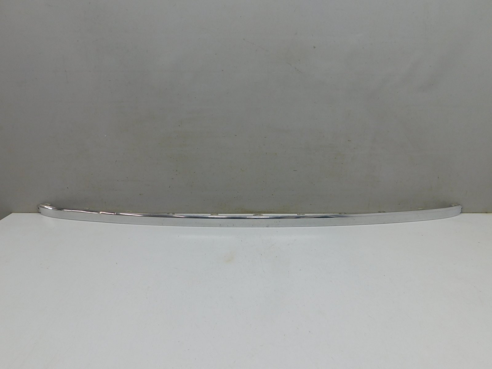 Молдинг заднего бампера Volkswagen Touareg 2010>