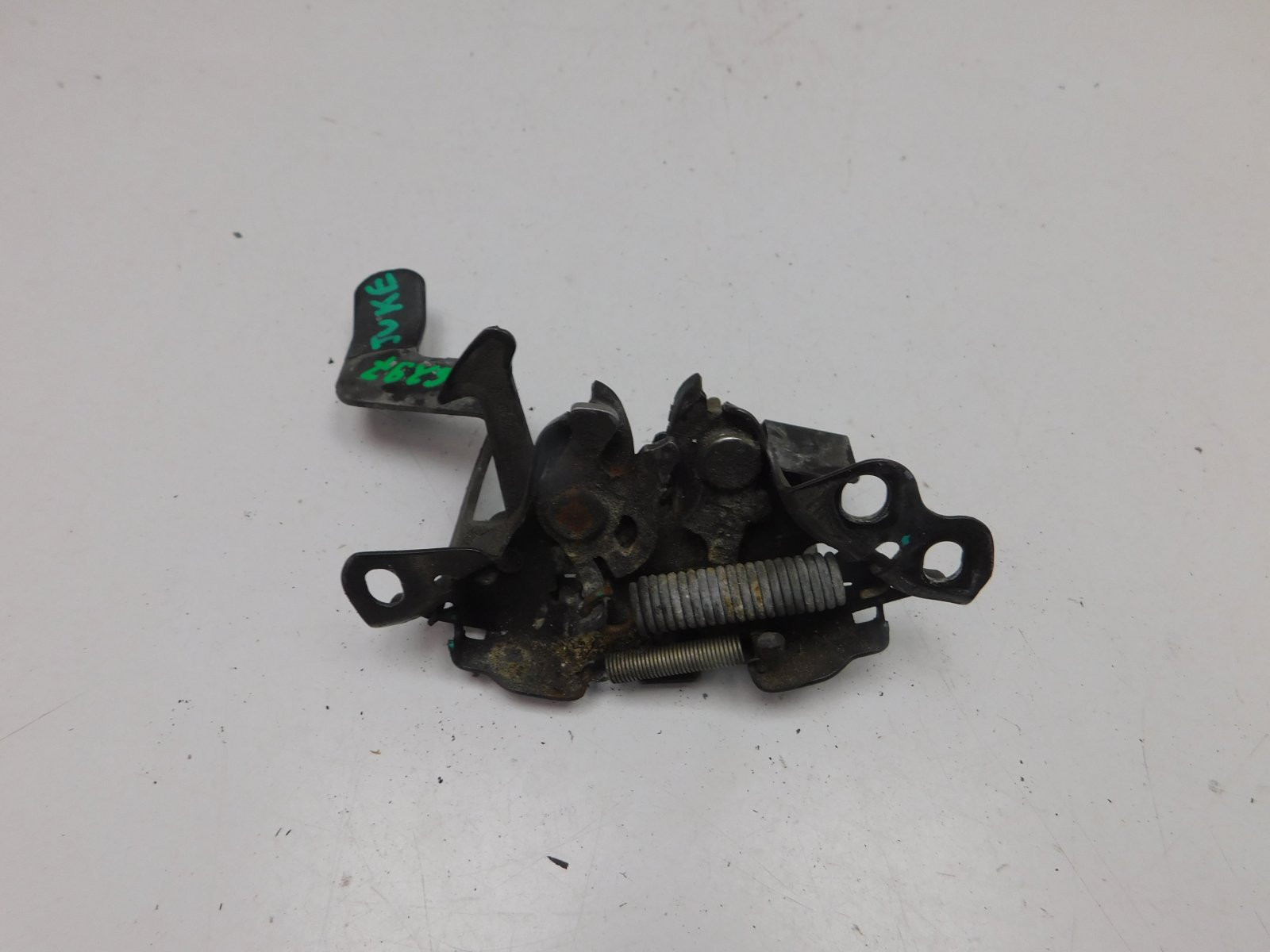 Замок капота Nissan Juke 2011>