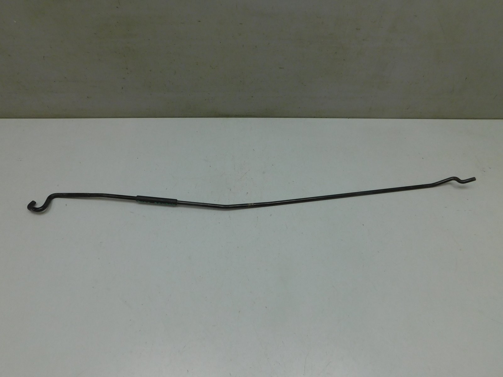 Держатель капота Nissan Juke 2011>