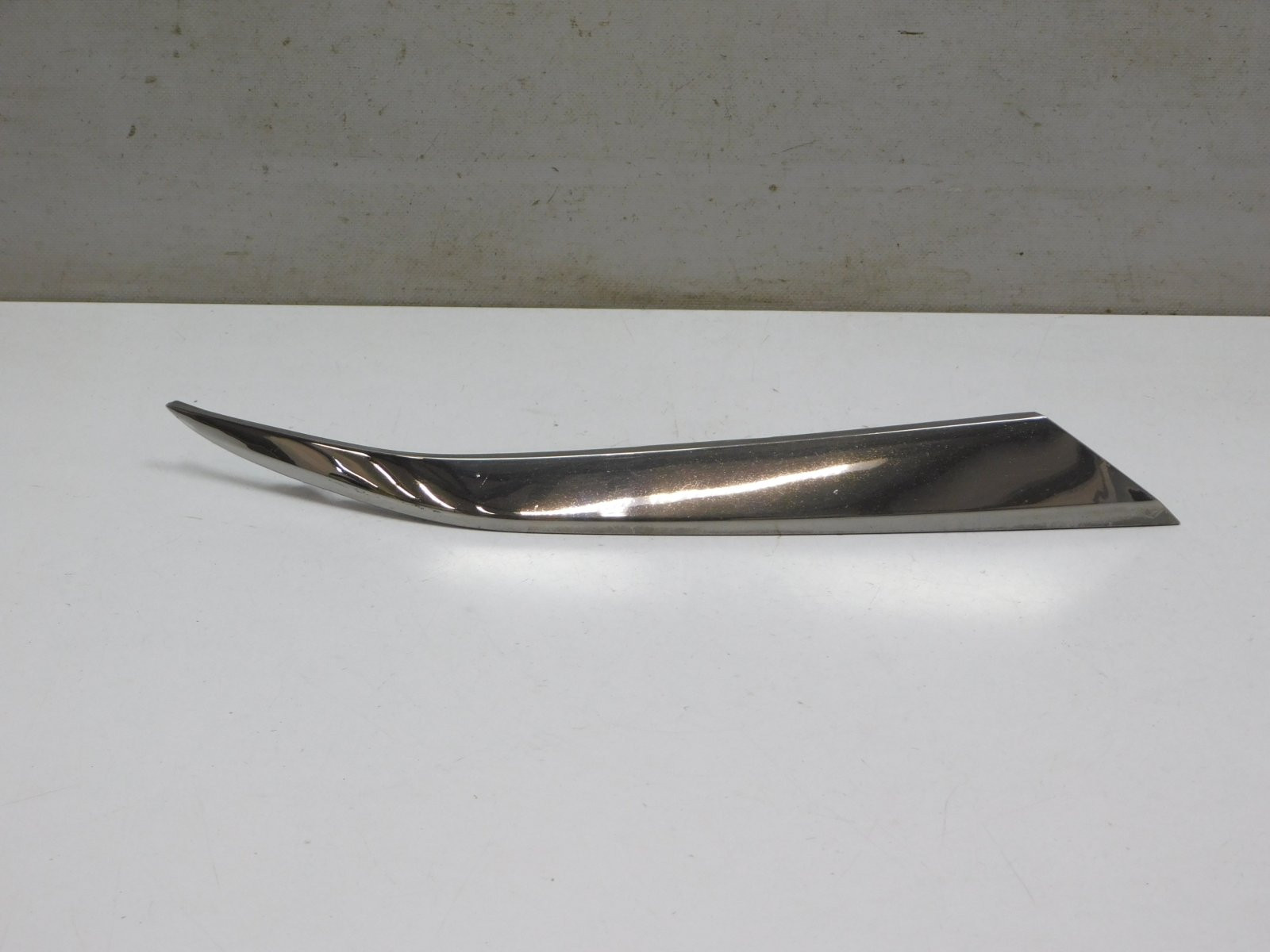 Молдинг переднего бампера Hyundai Santa Fe (TM) 2018>