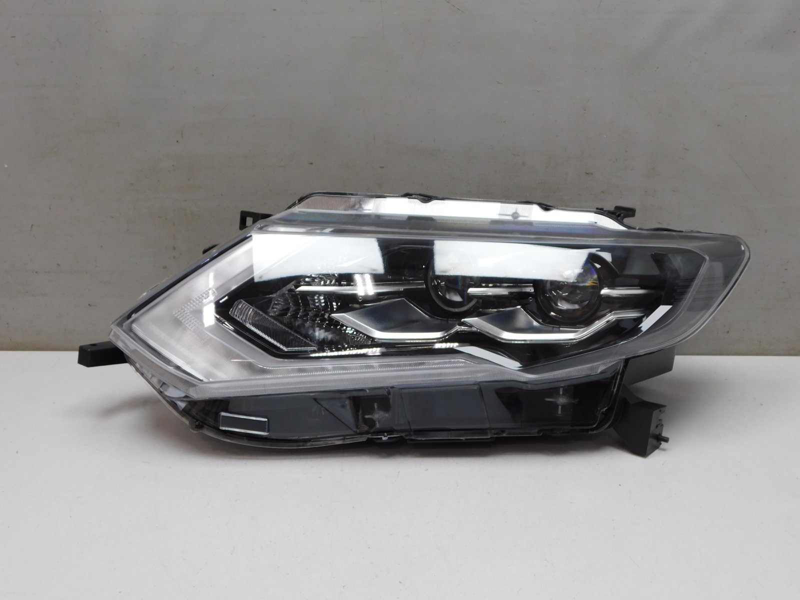 Фара левая Nissan X-Trail (T32) 2014>