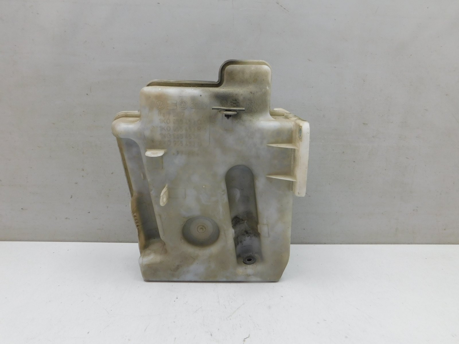 Бачок омывателя лобового стекла Skoda Octavia II (A5 1Z) 2004-2013