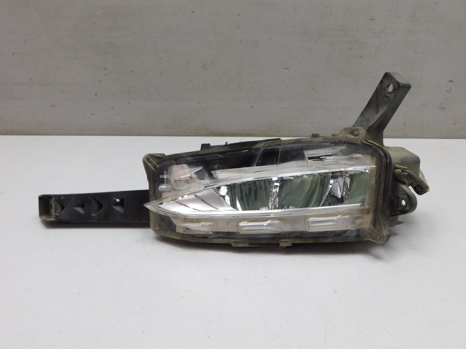 Фара противотуманная левая Lexus NX 200 2014>