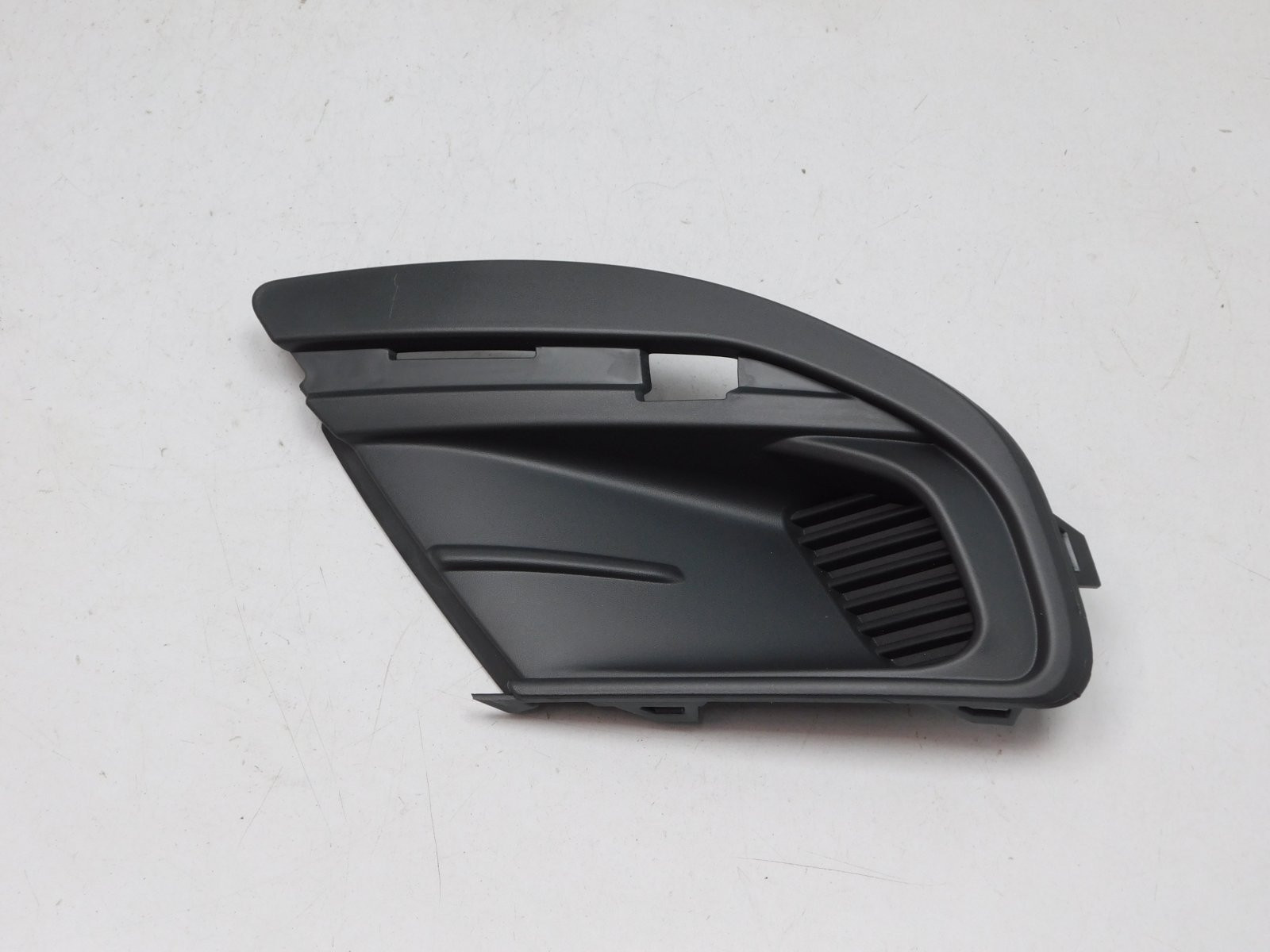 Решетка в бампер левая VAZ Lada Granta 2011>