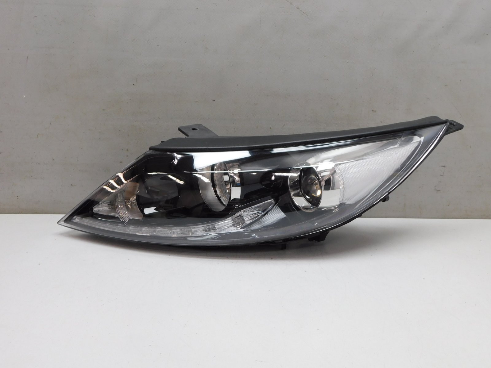 Фара левая Kia Sportage 2010-2015