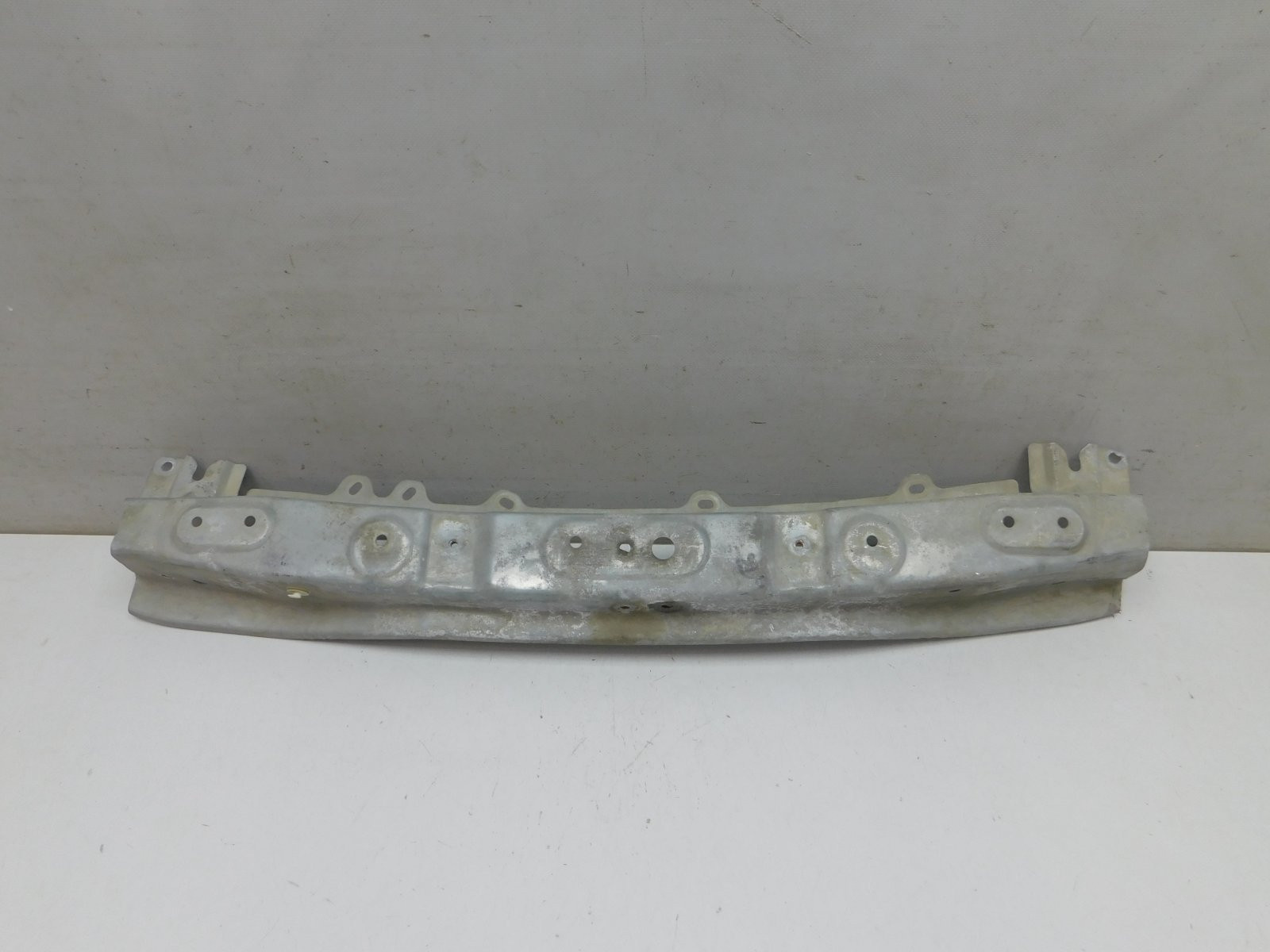 Усилитель переднего бампера Mitsubishi Outlander 2012>