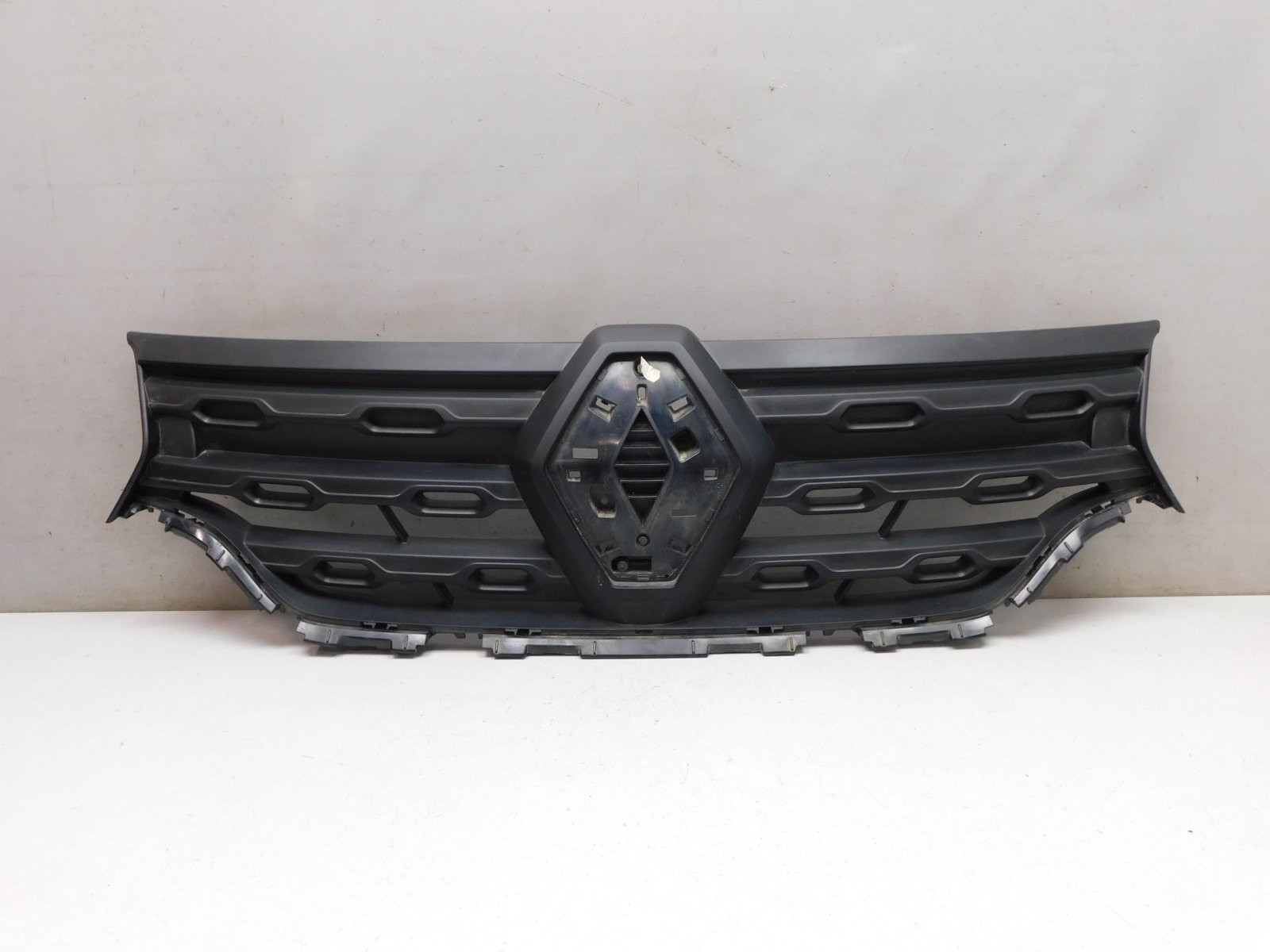 Решетка радиатора Renault Duster II 2021>