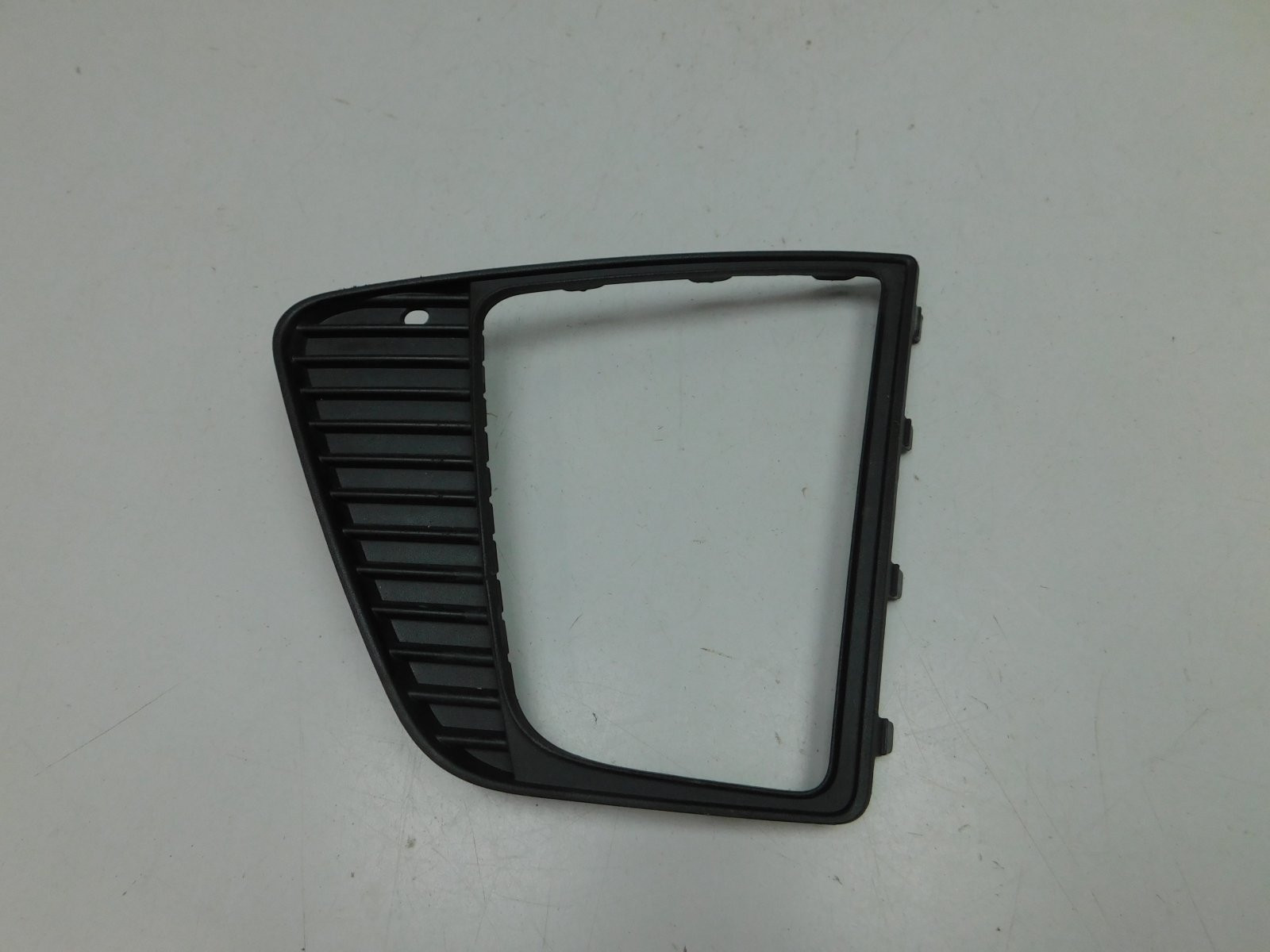 Решетка в бампер левая Hyundai Creta 2016>