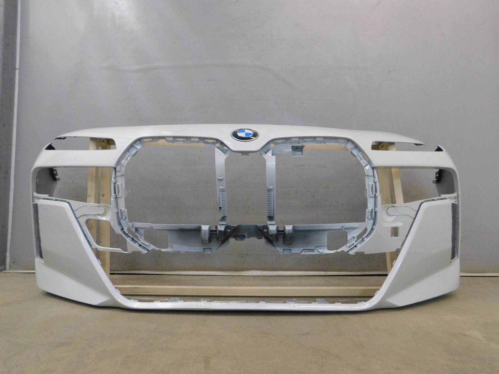 Бампер передний BMW 7-серии G70 2022>