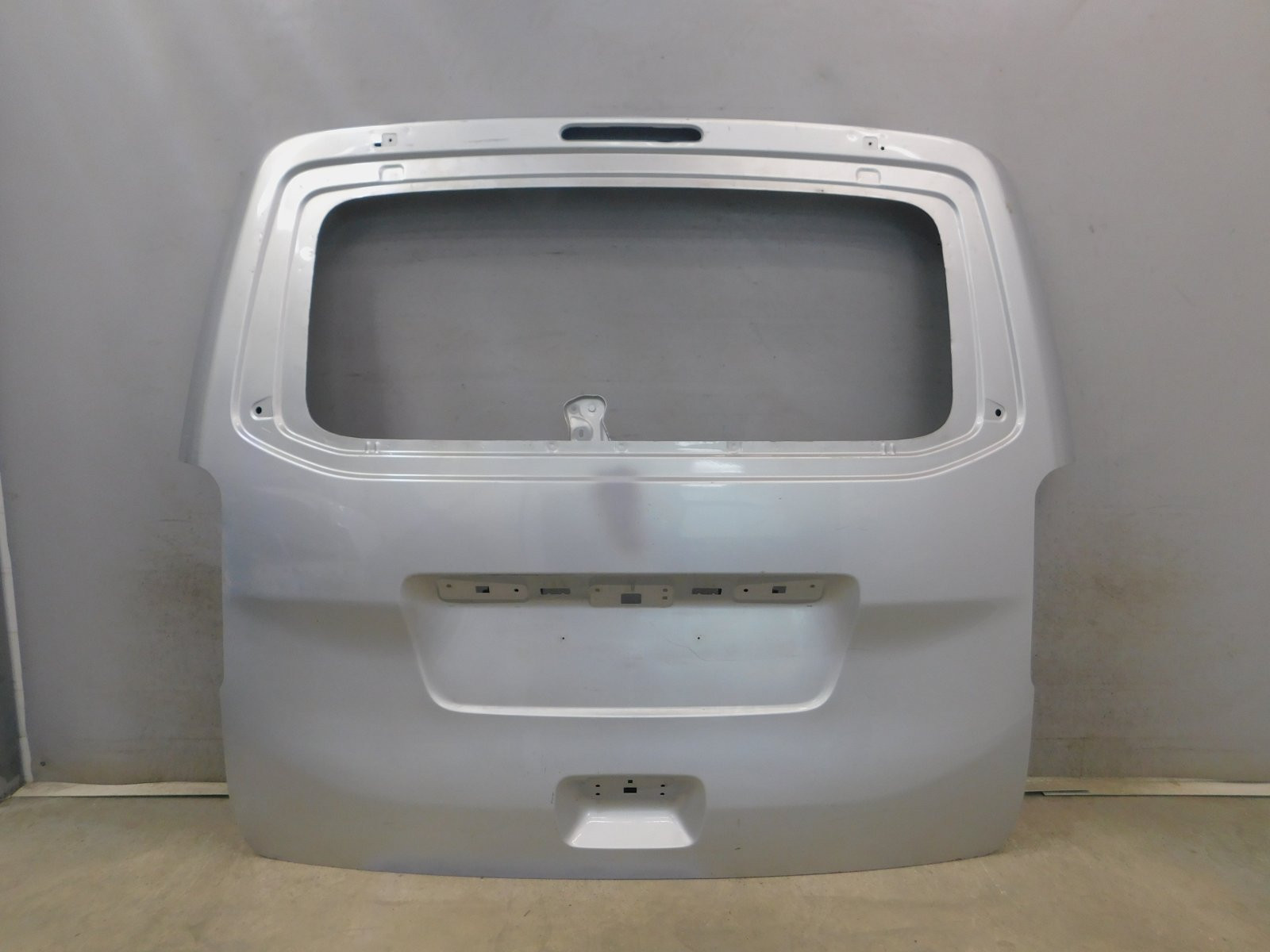 Дверь багажника Peugeot Traveller I 2016>