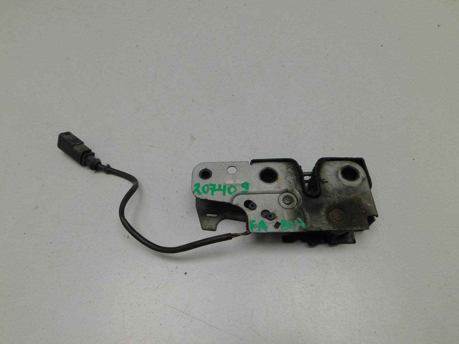 Замок капота Skoda Fabia 2007-2015