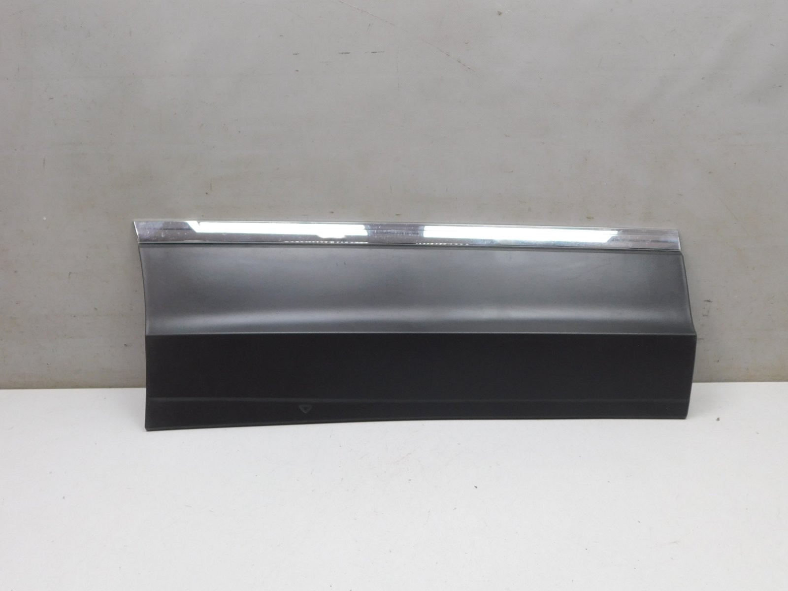 Накладка двери задней правой Volkswagen Tiguan 2017>