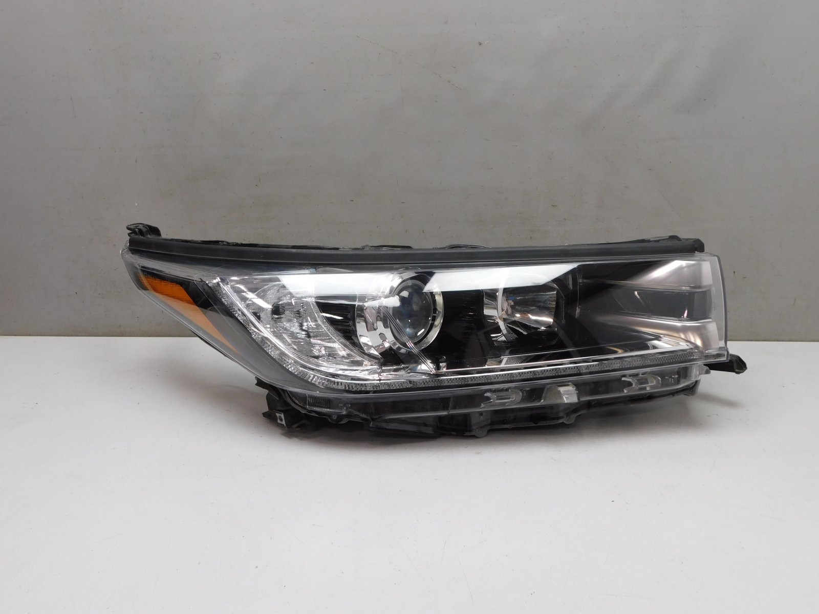 Фара правая Toyota Highlander III 2013>