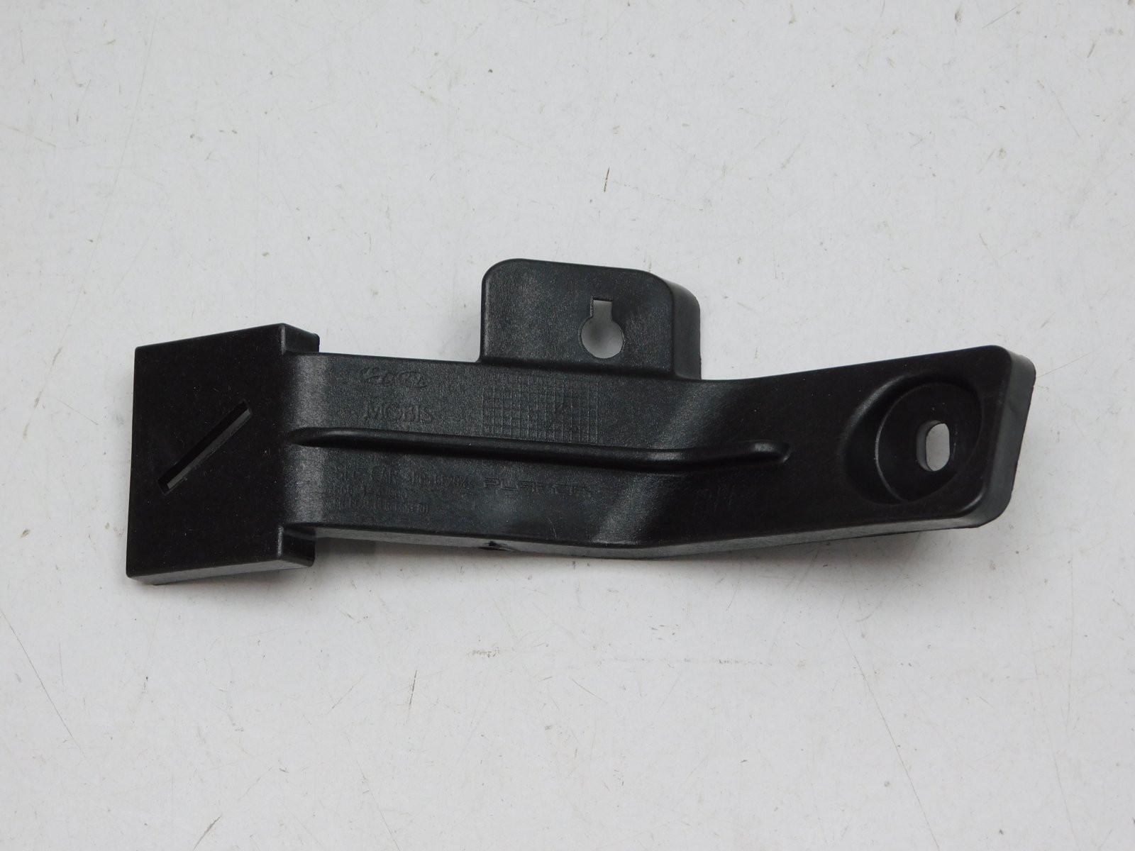 Кронштейн заднего бампера Kia Sportage 2010-2015