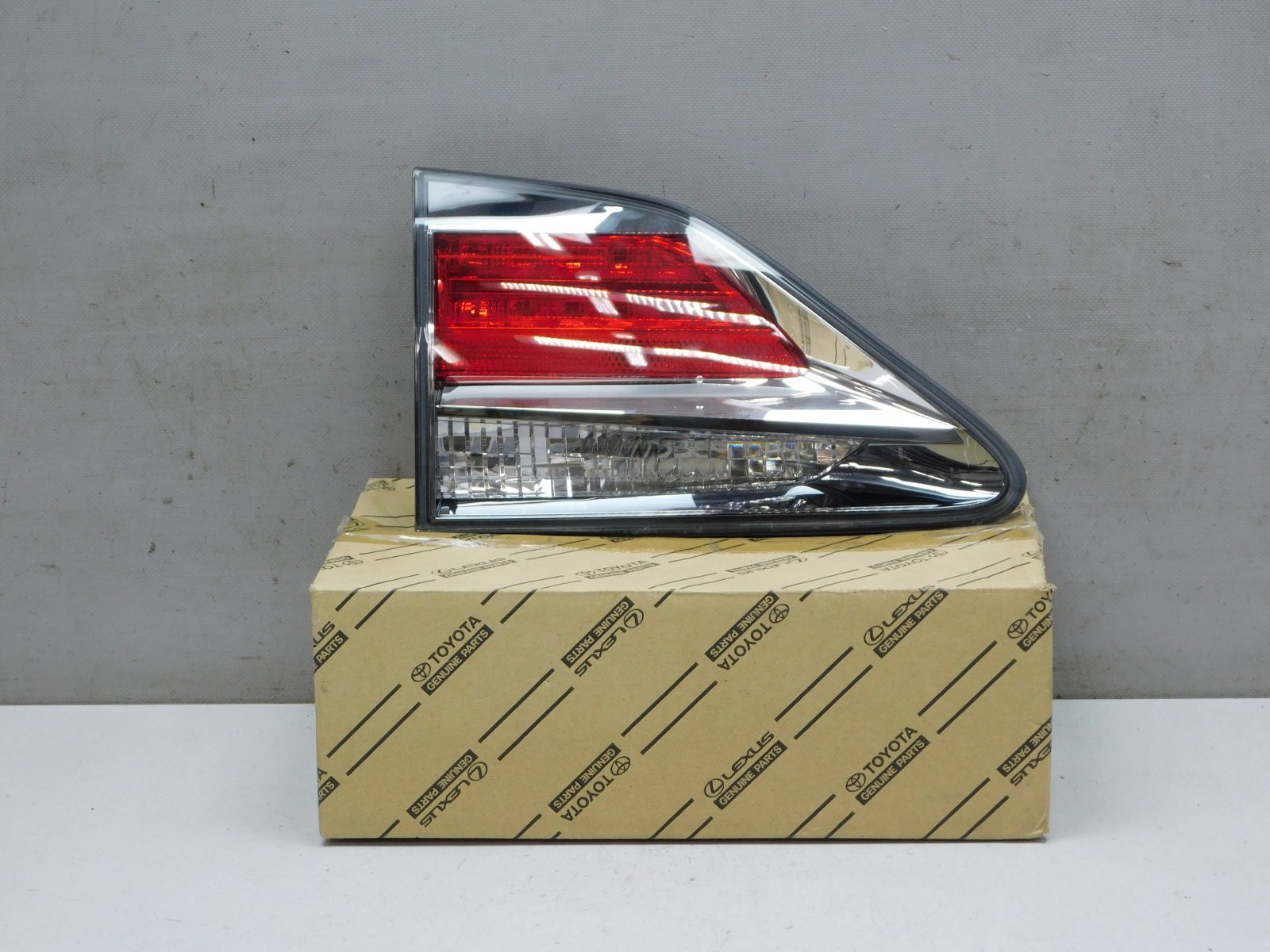 Фонарь задний внутренний левый Lexus RX III 2009>