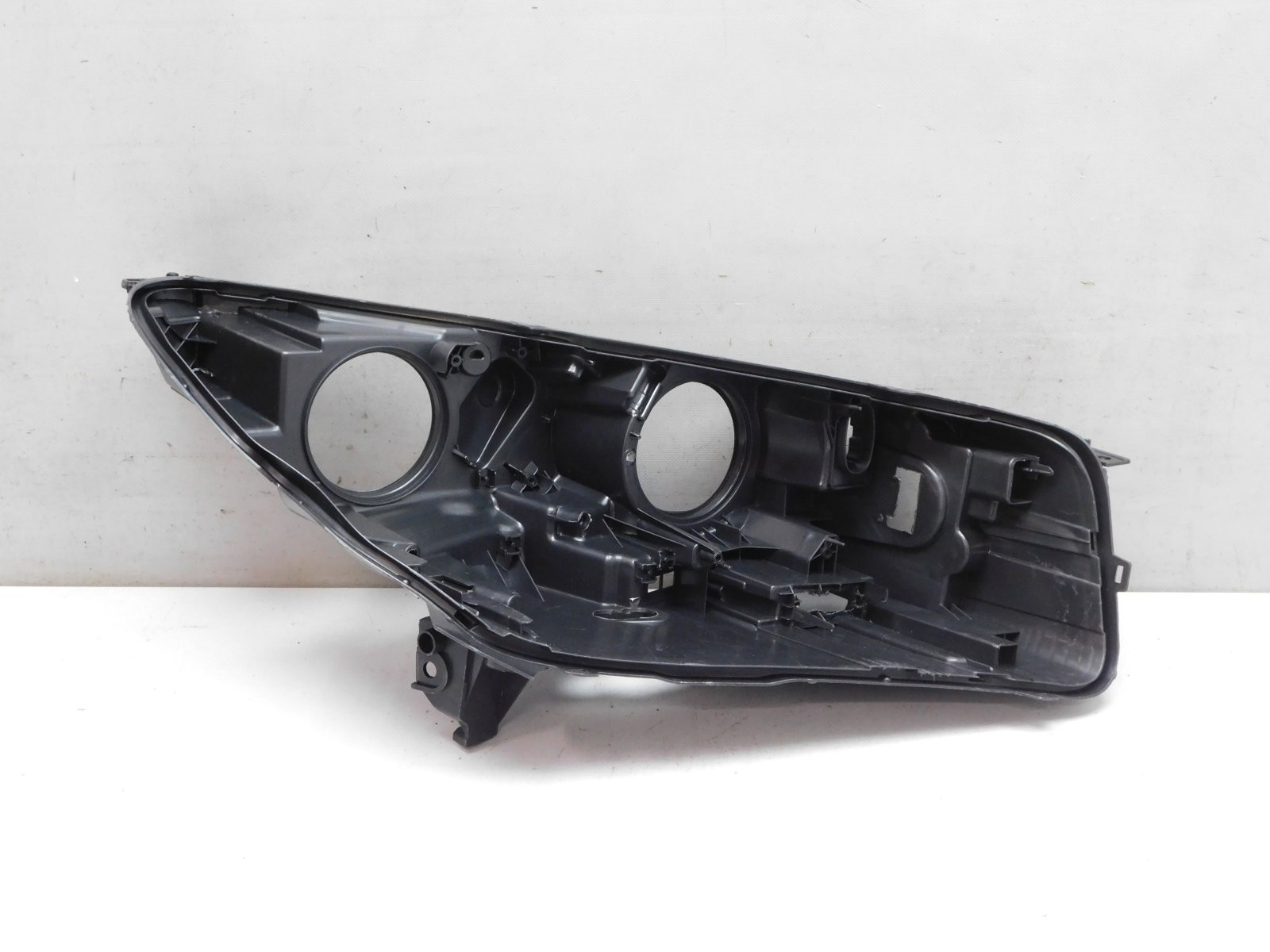 Корпус фары правой Ford Kuga 2012>