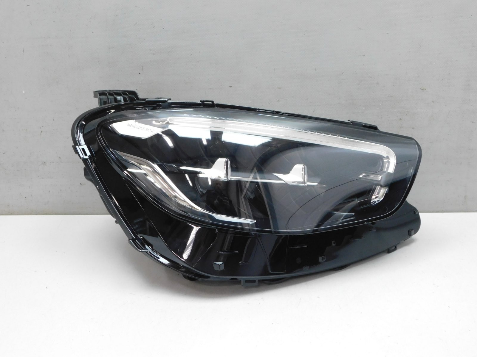 Фара правая Mercedes-Benz E-Klasse W213 2016>