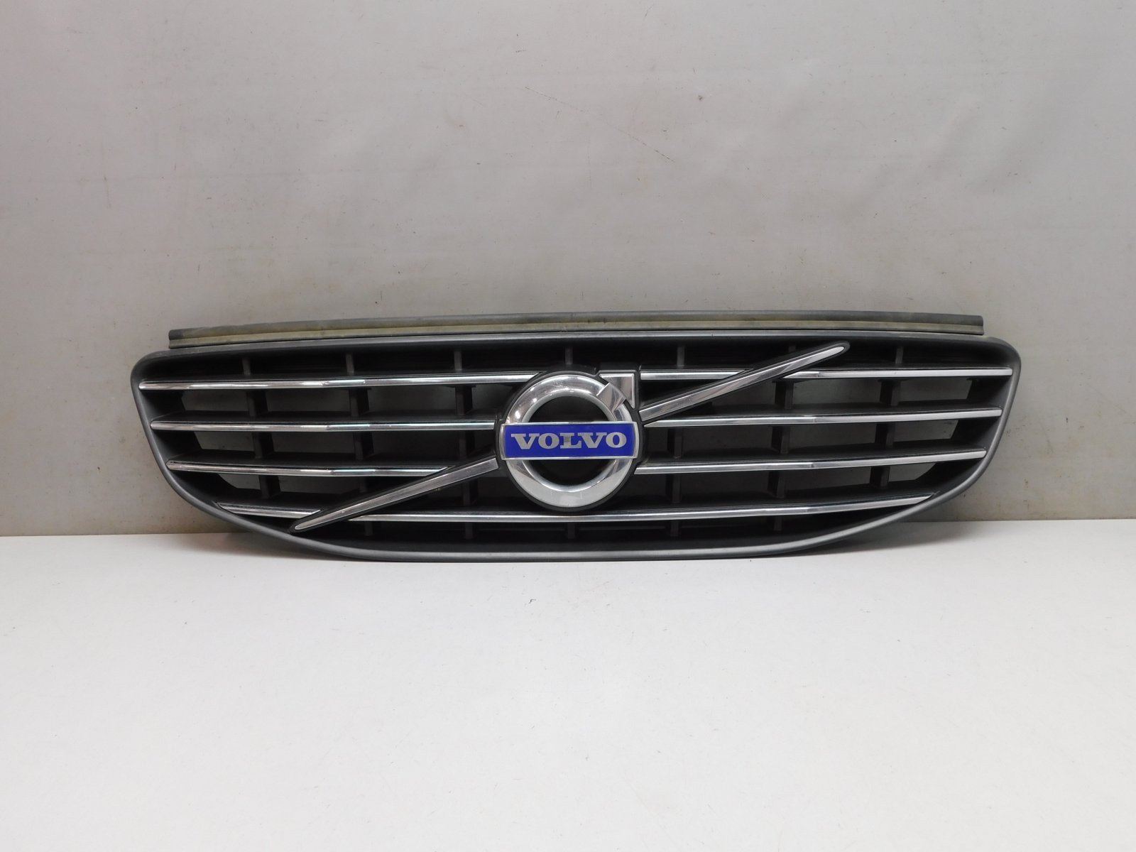 Решетка радиатора Volvo XC60 2008-2017