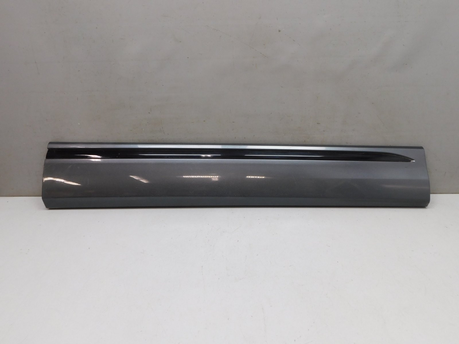 Накладка двери передней правой Audi Q8 2018>