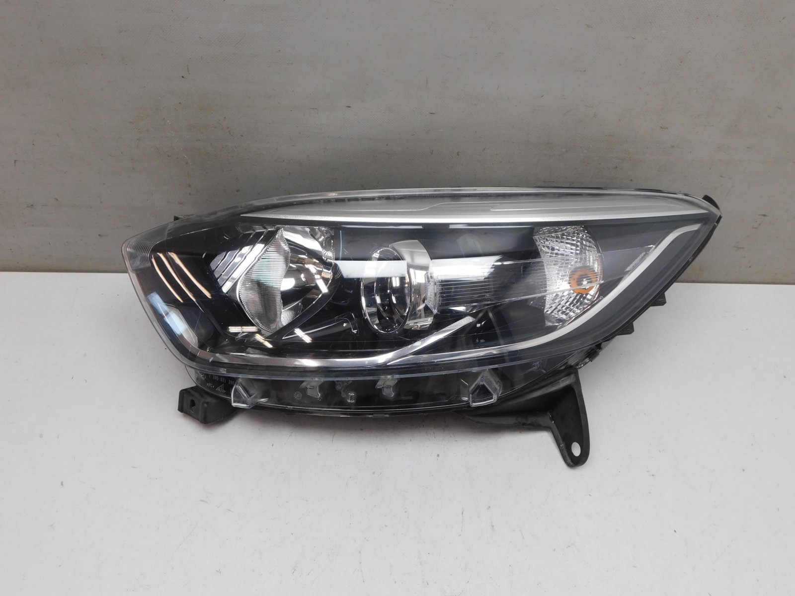 Фара левая Renault Kaptur 2016>