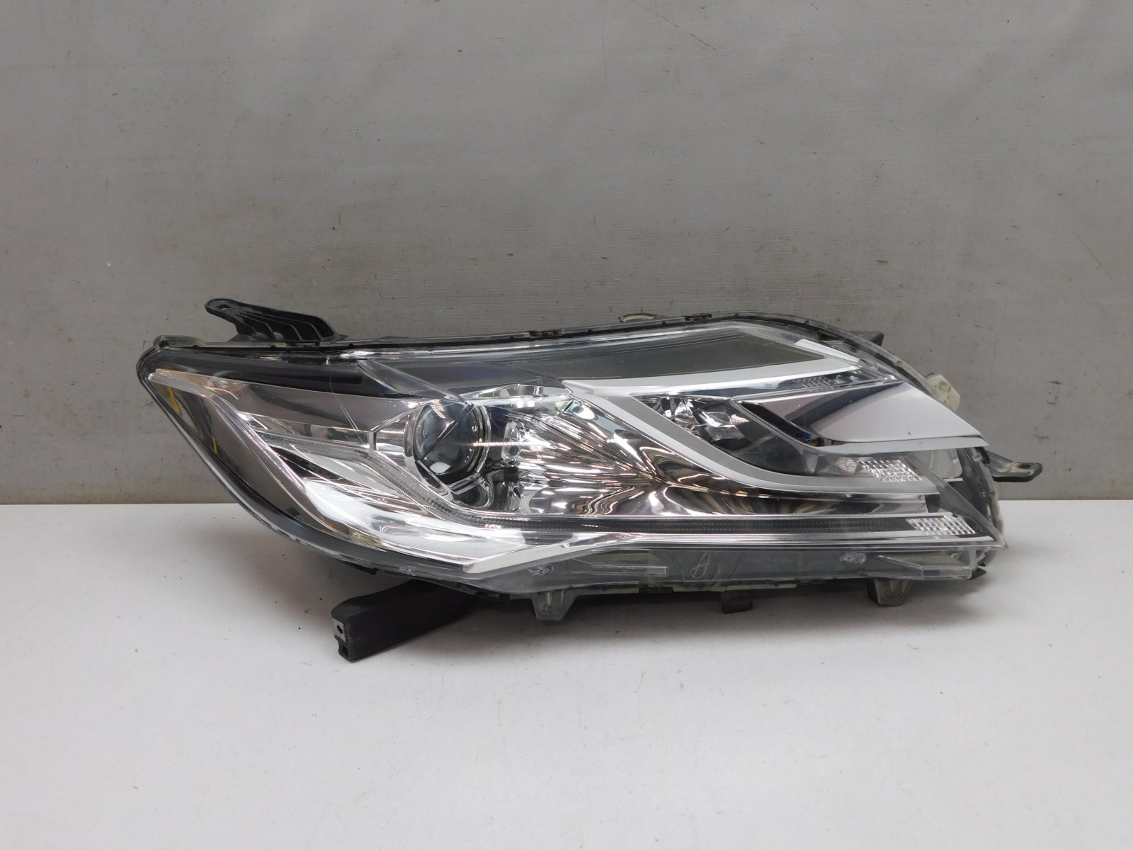 Фара правая Mitsubishi Pajero/Montero Sport (KS) 2015>