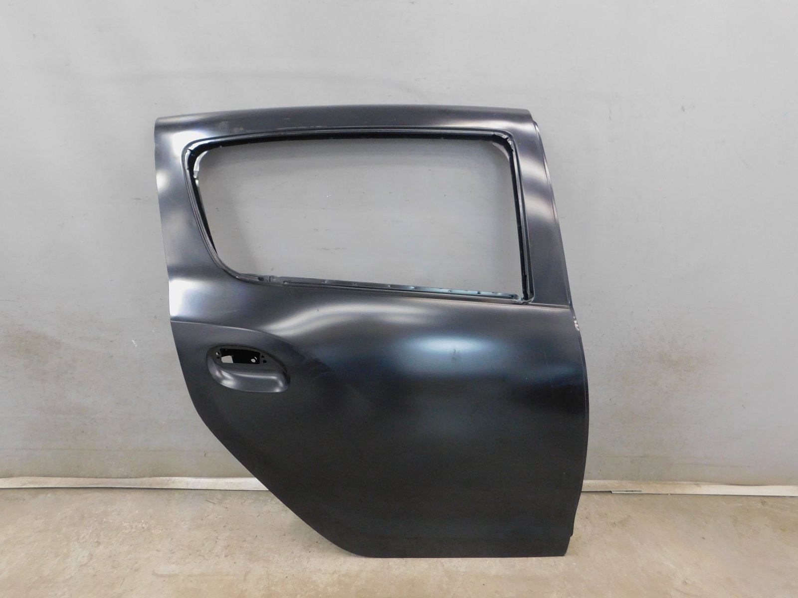 Дверь задняя правая Renault Sandero 2014>