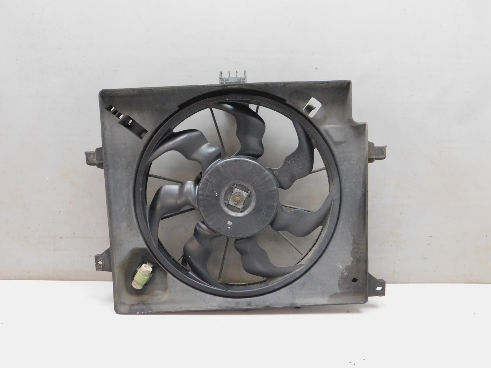 Диффузор радиатора Kia Ceed 2012-2018