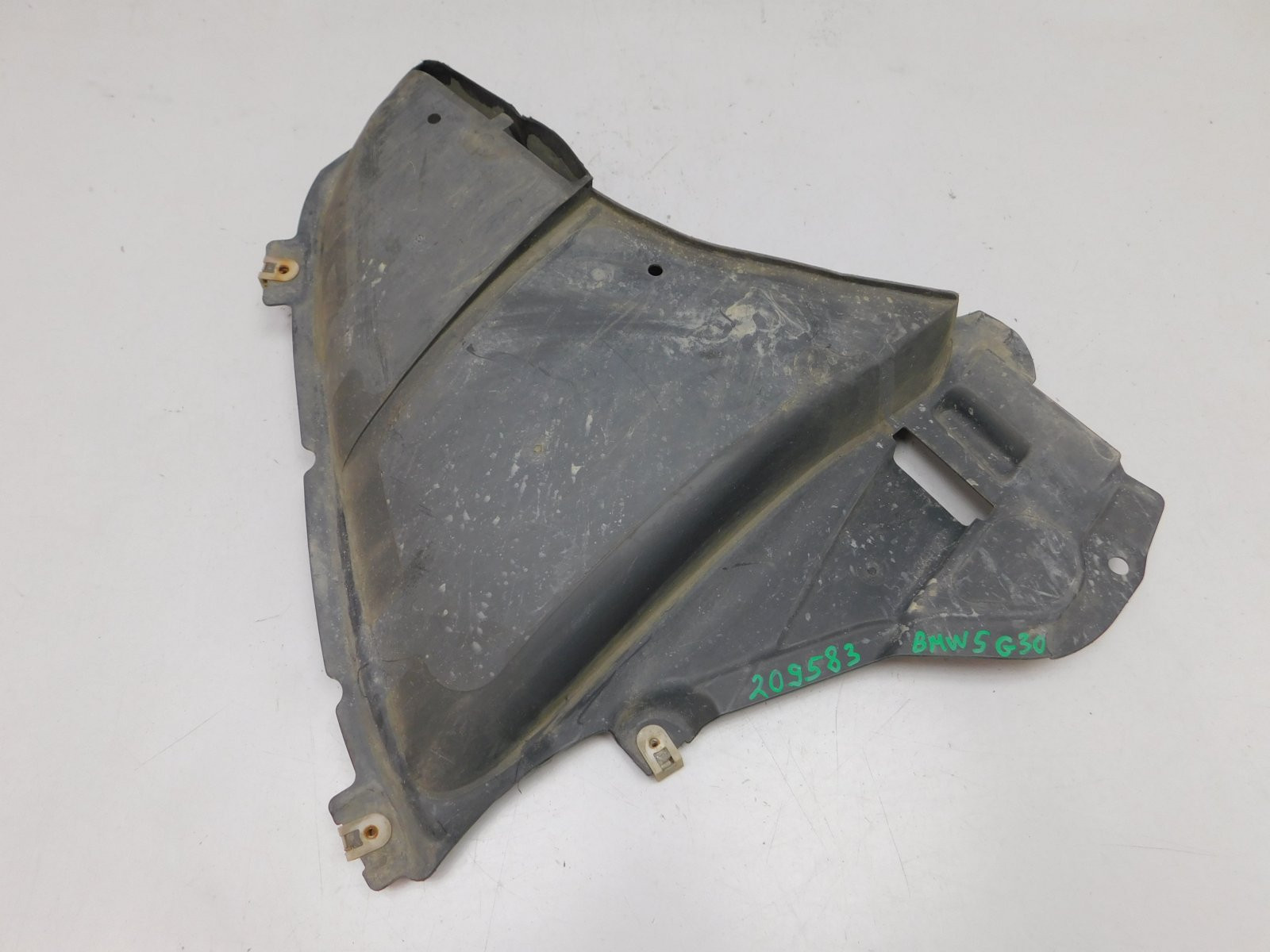 Пыльник BMW 5-серия G30 2016>