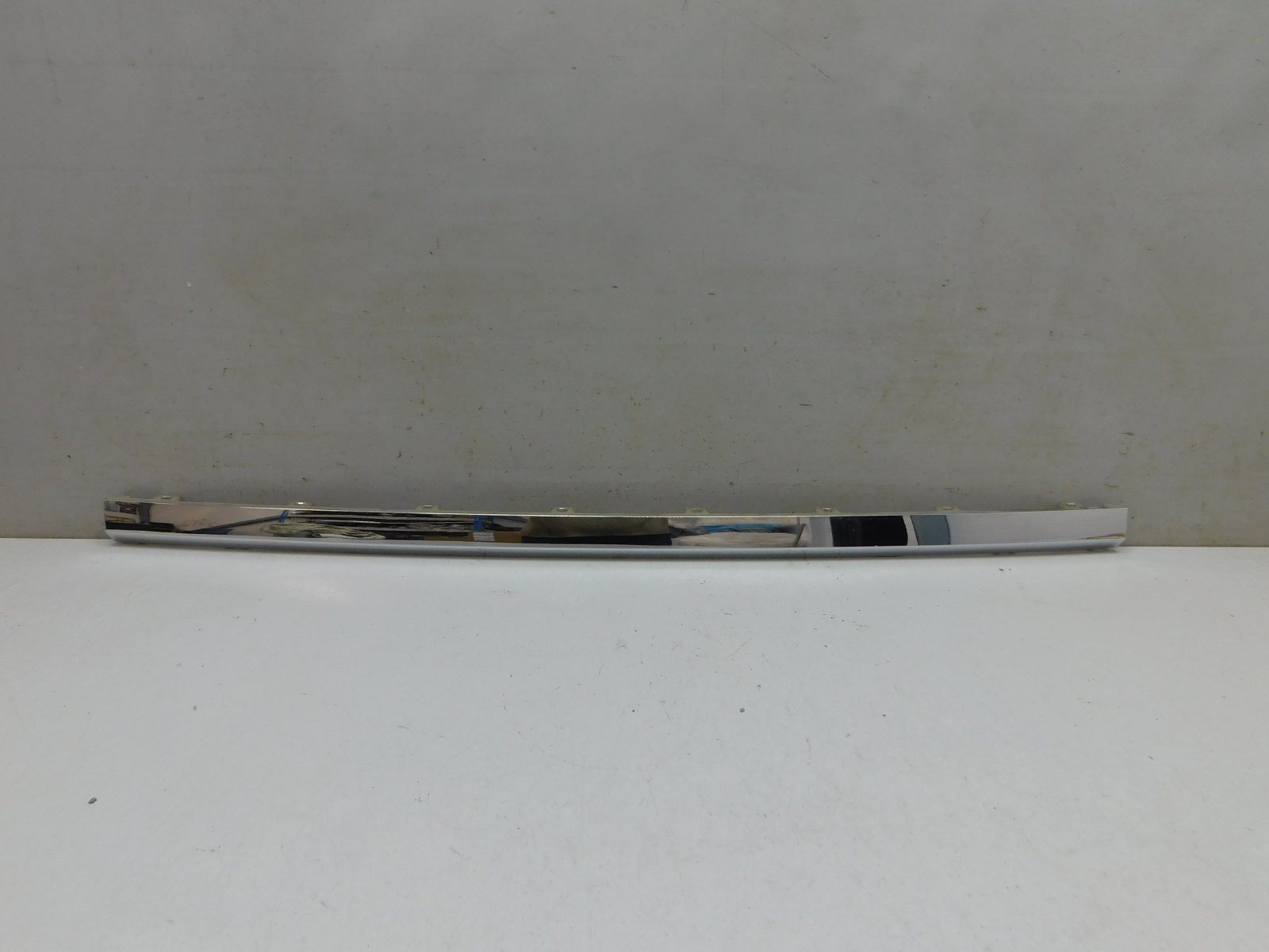 Молдинг заднего бампера Volkswagen Touareg 2018>