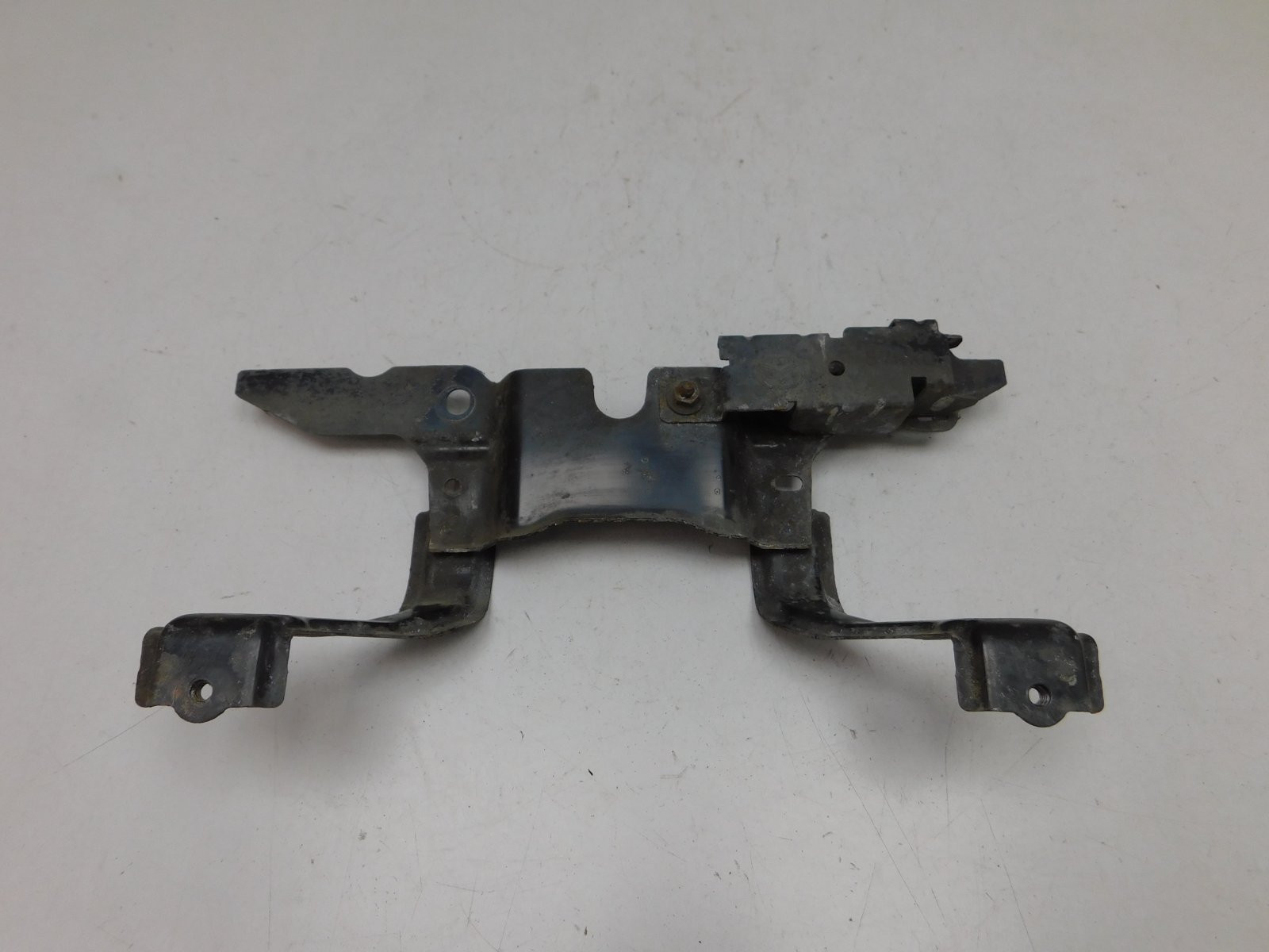 Кронштейн замка капота Mazda 6 (GJ/GL) 2013>