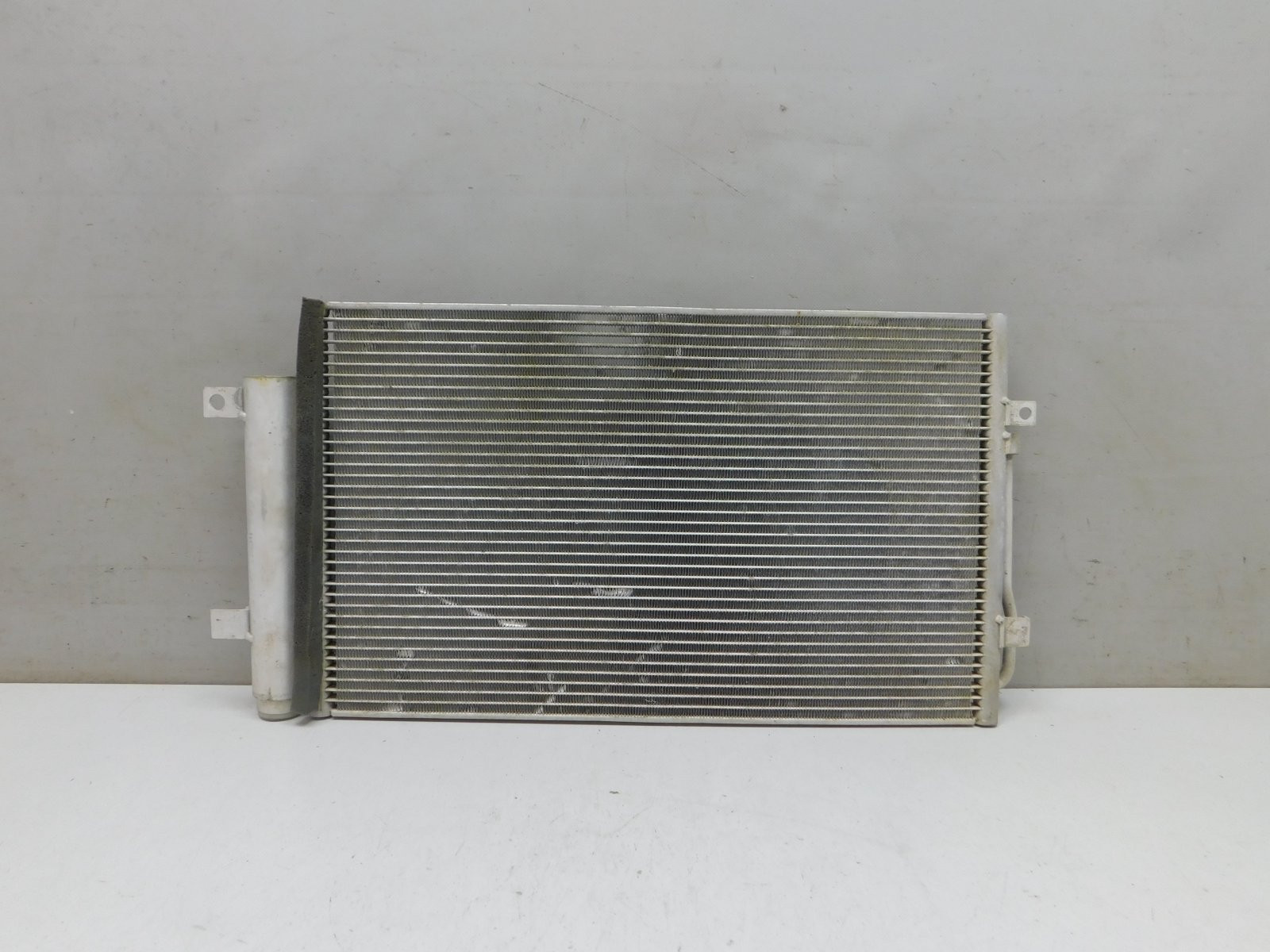 Радиатор кондиционера VAZ Lada Granta 2011>