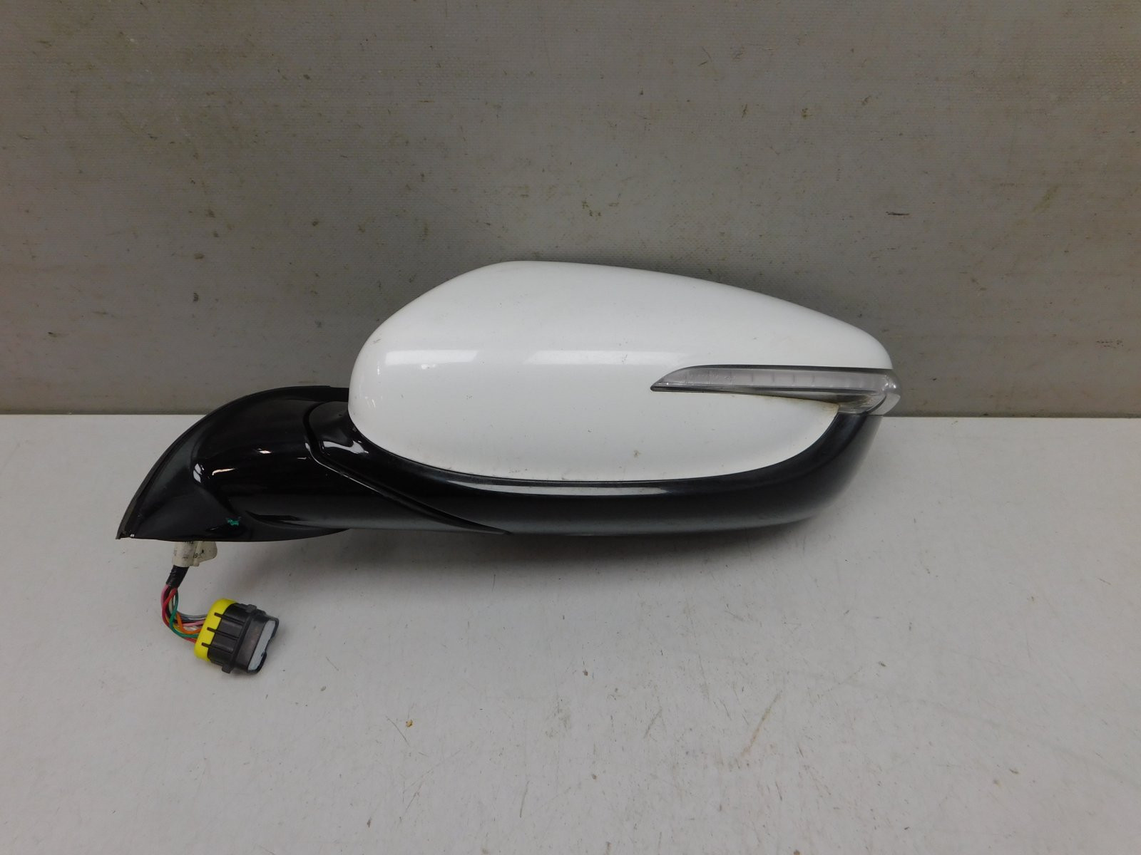 Зеркало левое электрическое Kia Ceed 2012-2018