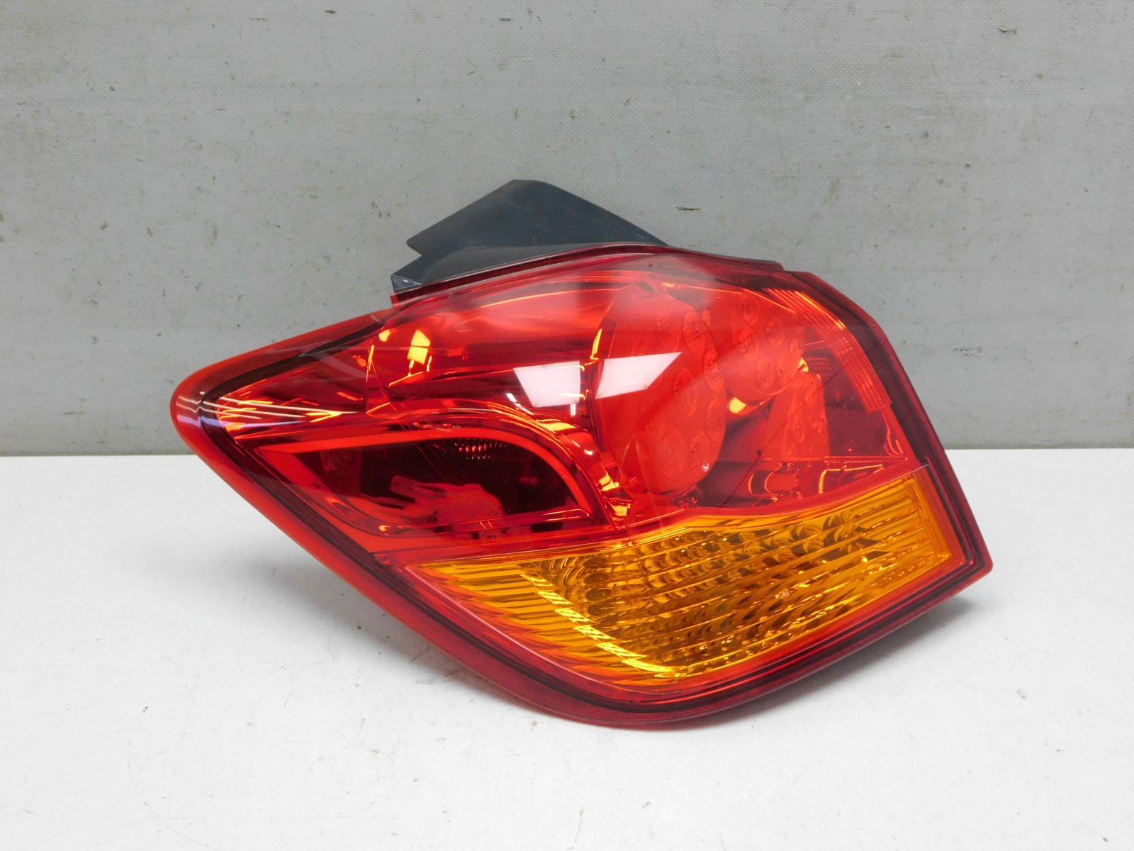 Фонарь задний наружный левый Mitsubishi ASX 2010>