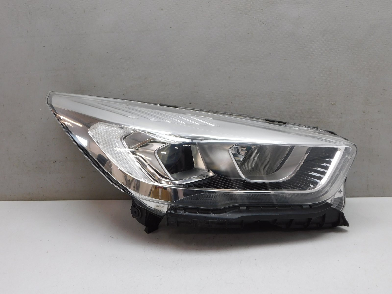 Фара правая Ford Kuga 2012>