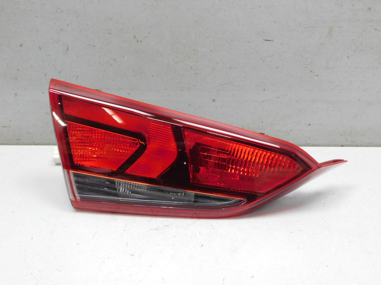 Фонарь задний внутренний левый Hyundai Solaris 2017>