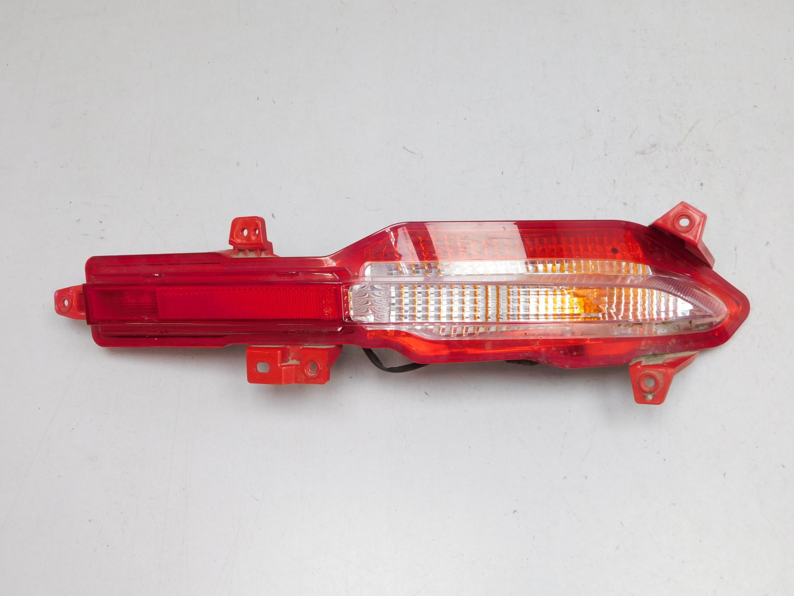 Фонарь задний в бампер правый Hyundai Santa Fe (TM) 2018>